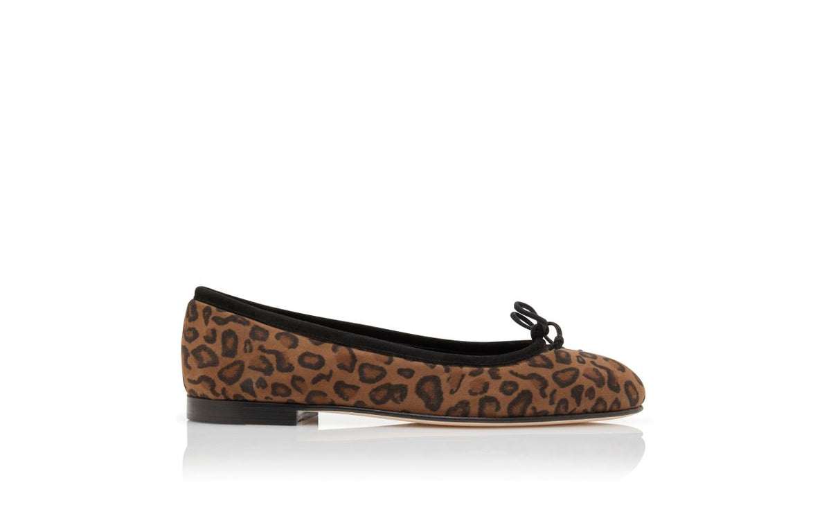 Camellia Élan Brown Bow Detail Pumps – side profile showing brown bow detail, round toe, suede, Vowalisse