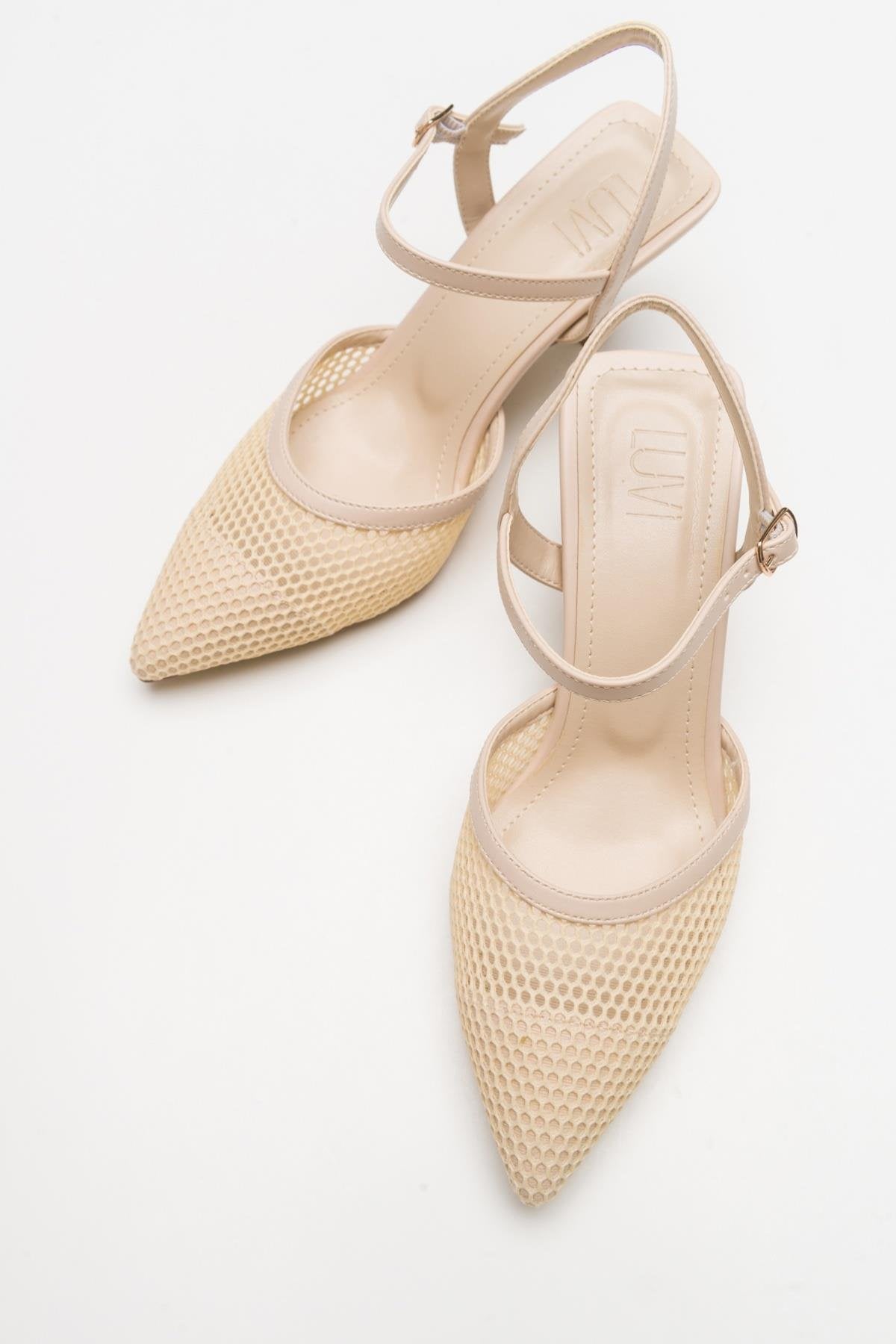 Chic - Beige Heeled Shoe – front three-quarter view showing leather, Vowalisse