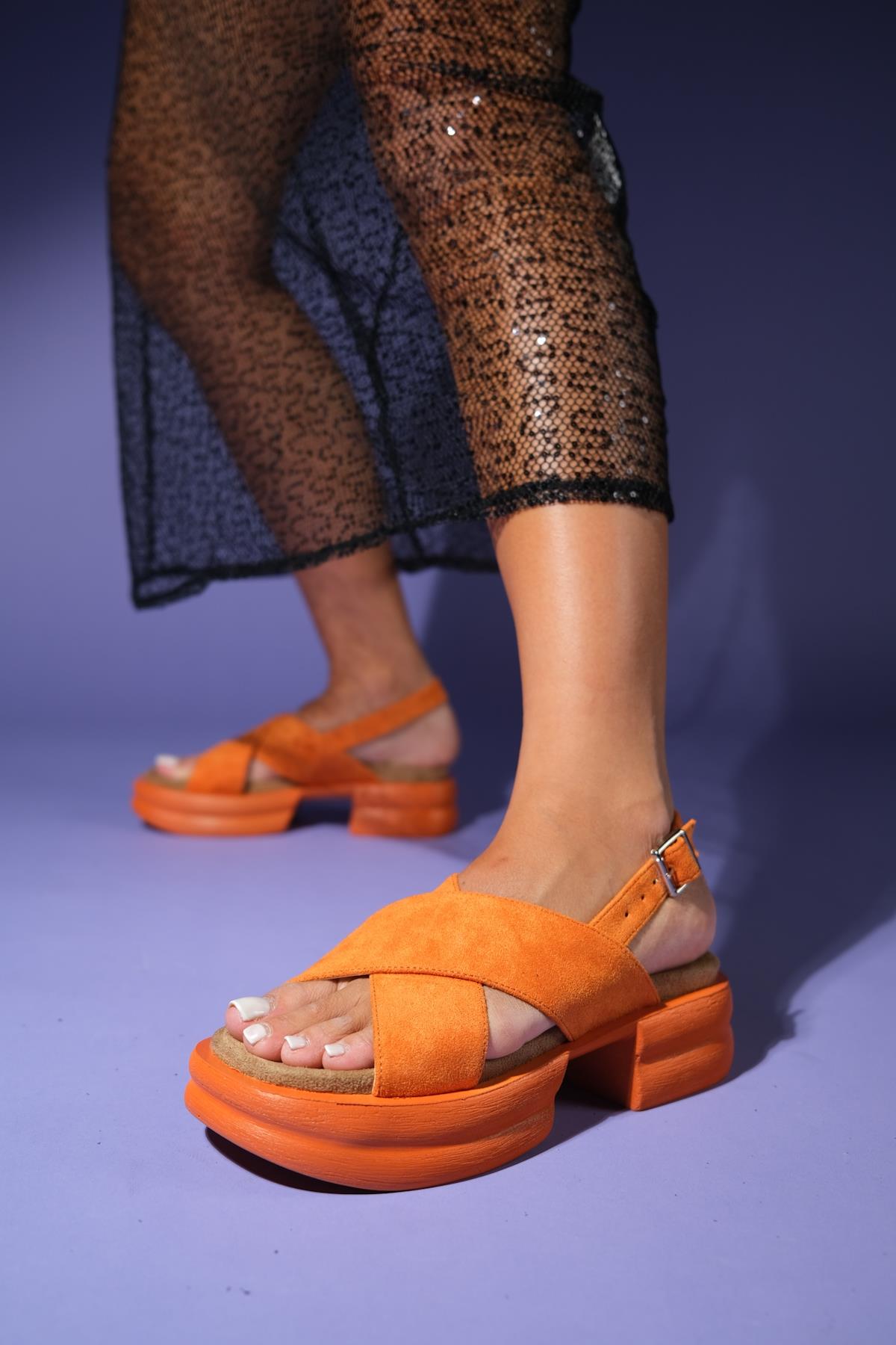 Lungo - Orange Cross-Strap Chunky Platform Sandal – front three-quarter view showing leather, Vowalisse
