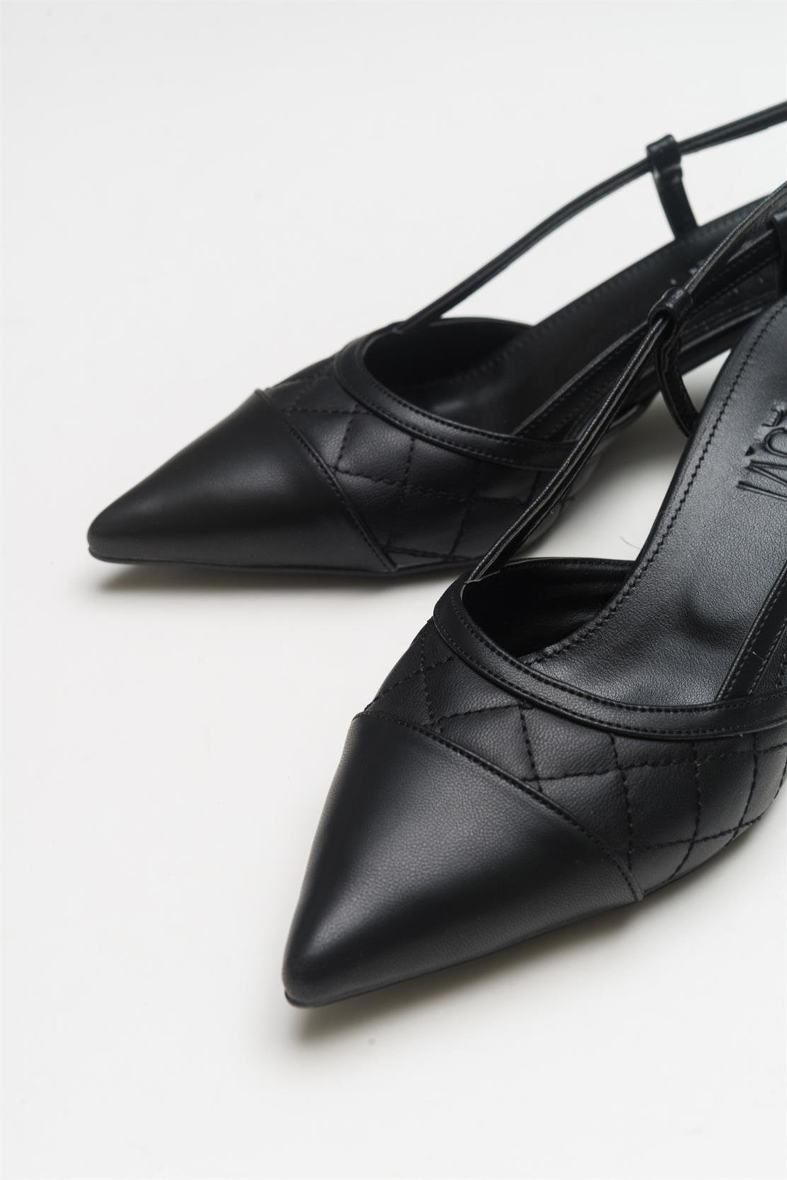 Point - Black Heeled Shoe – detail view showing leather, black, Vowalisse