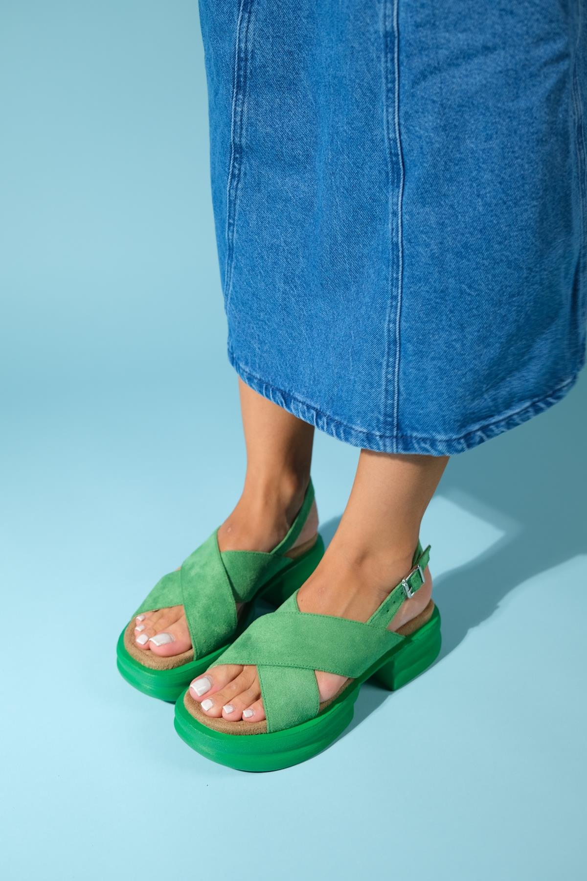 Lungo - Green Chunky Platform Sandal – back view showing leather, green, Vowalisse