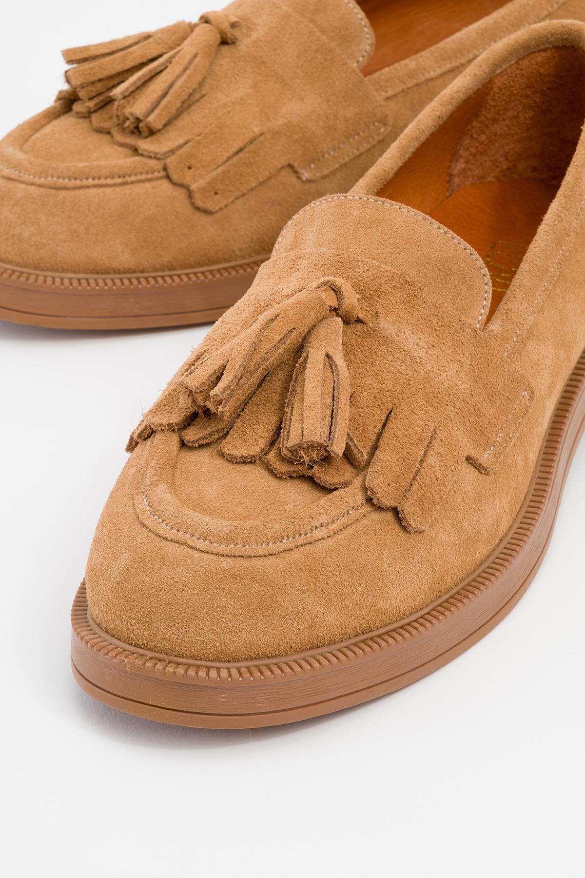 Milly - Cognac Brown Suede Leather Tassel Loafers – detail view showing leather, suede, red, Vowalisse