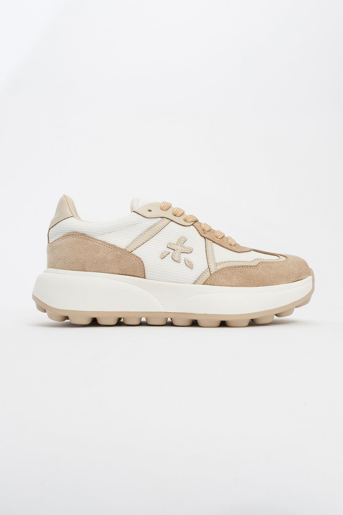 Nolton - Beige-White Sneaker – heel view showing leather, white, Vowalisse