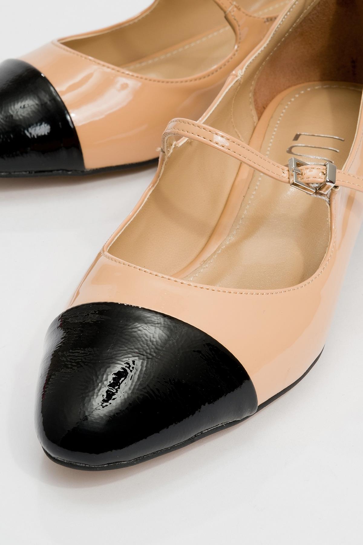 Uster - Taupe-Black Patent Low Block Heel Shoe – side view showing leather, black, Vowalisse