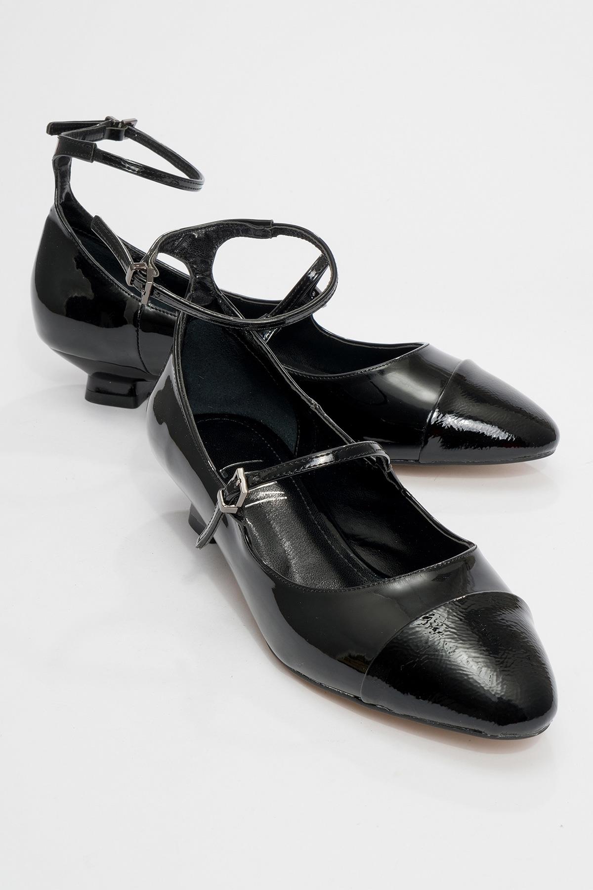 Uster - Black Patent Low Block Heel Shoe – front three-quarter view showing leather, black, Vowalisse