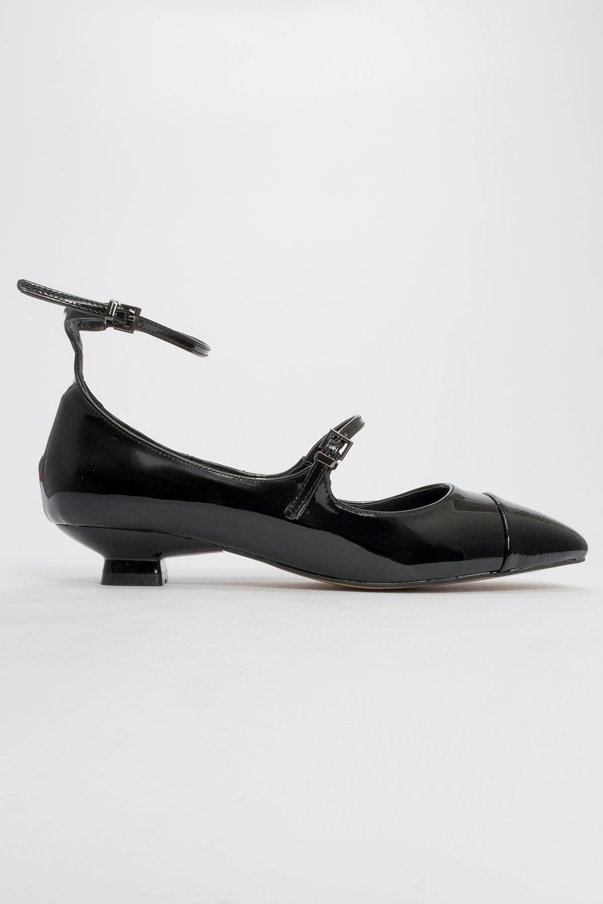 Uster - Black Patent Low Block Heel Shoe – heel view showing leather, black, Vowalisse