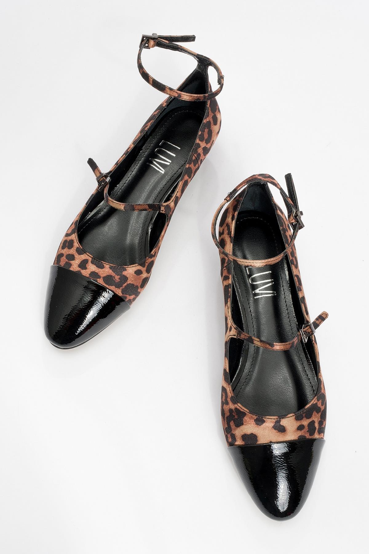 Uster - Black-Yellow Patterned Low Block Heel Shoe – side view showing leather, black, Vowalisse