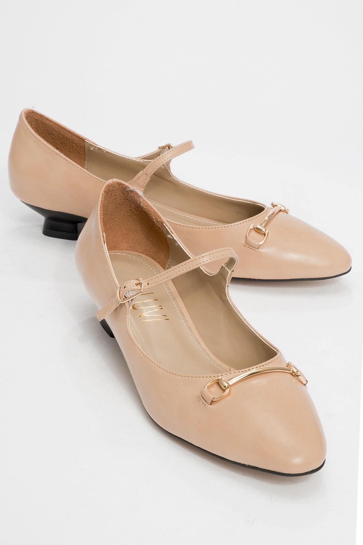 Ojen - Beige Low Heel Shoe – front three-quarter view showing leather, Vowalisse