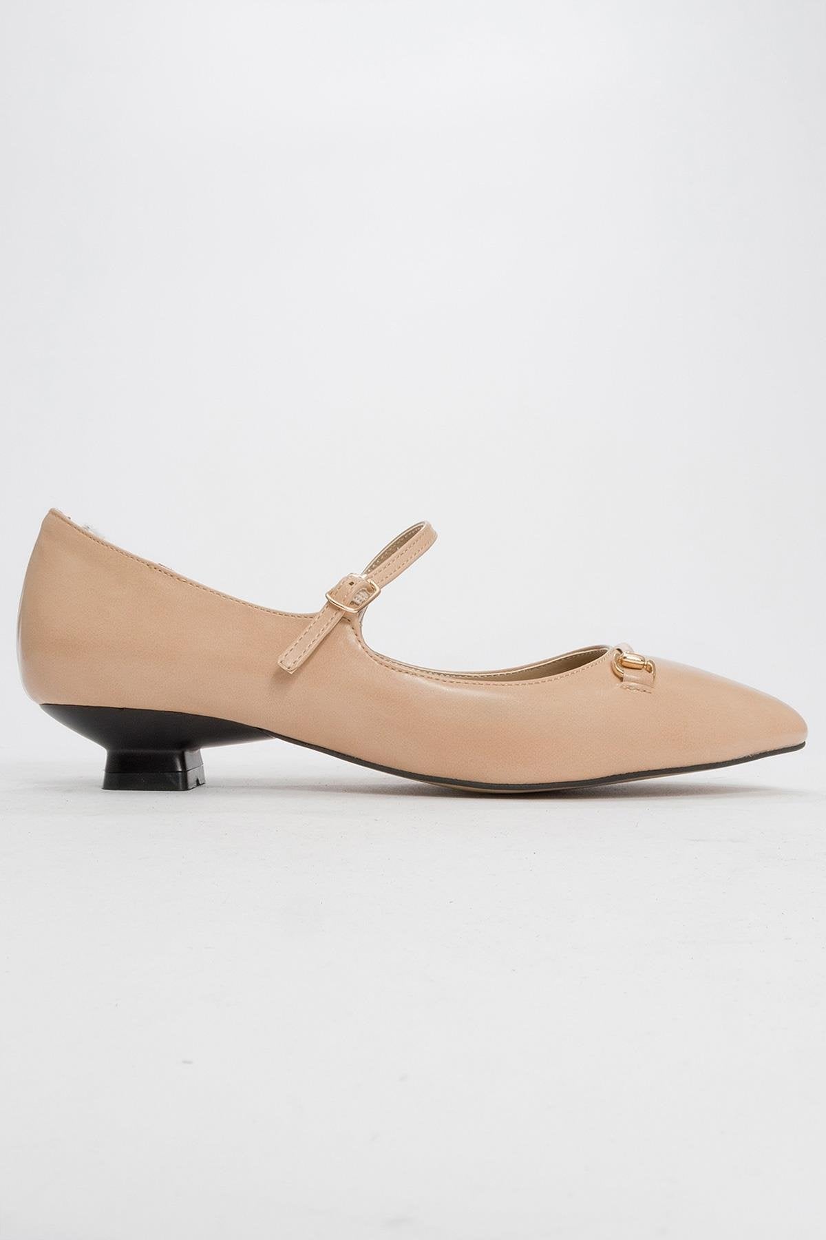 Ojen - Beige Low Heel Shoe – heel view showing leather, Vowalisse
