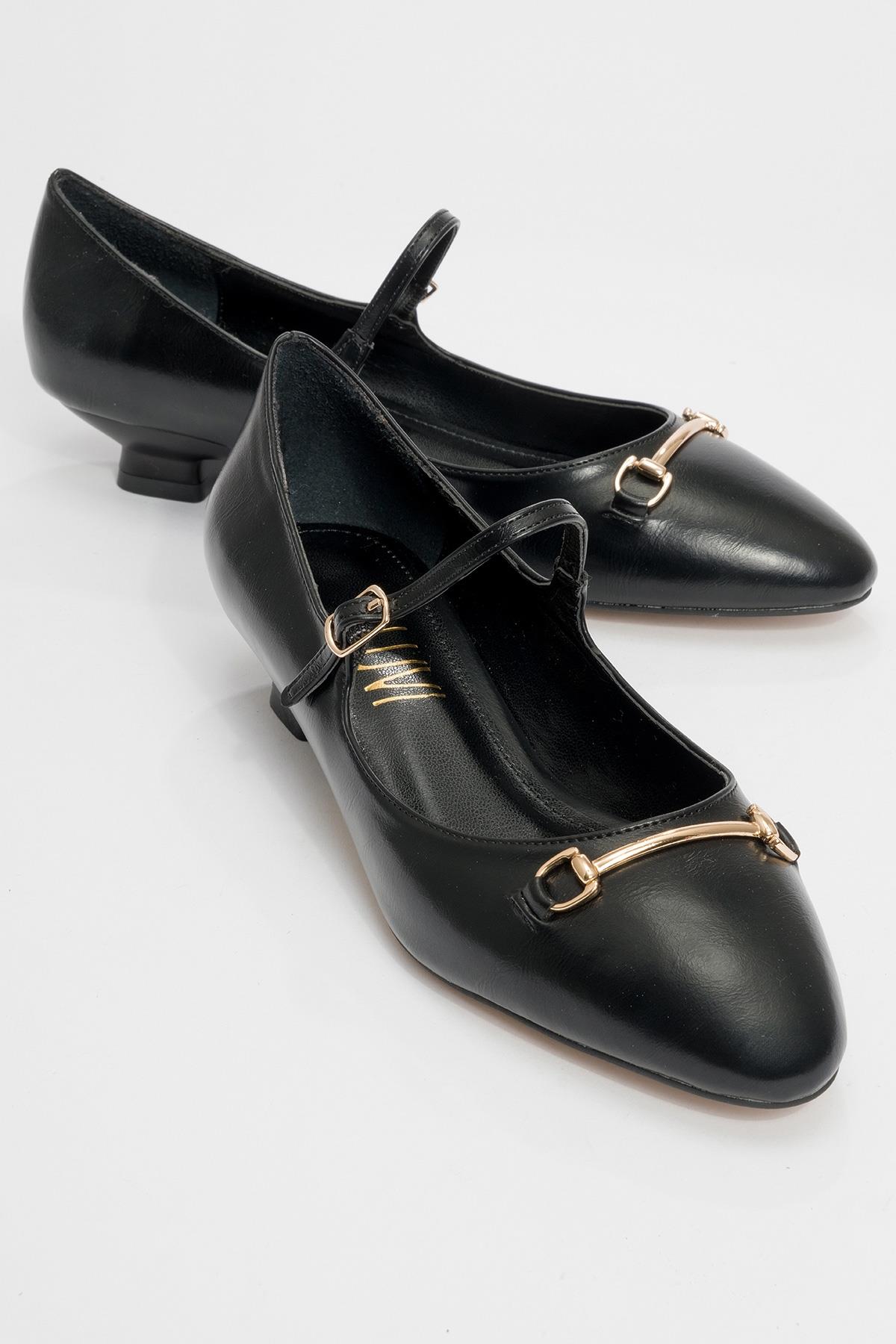 Ojen - Black Low Heel Shoe – front three-quarter view showing leather, black, Vowalisse