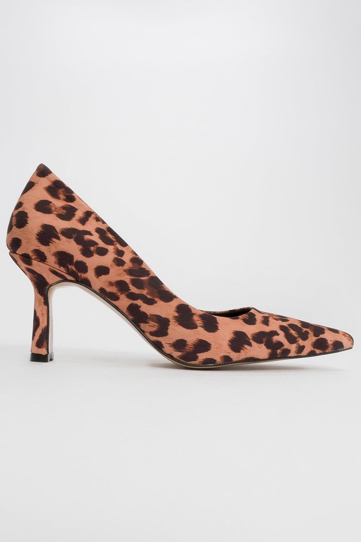 Calse - Black And Yellow Patterned Heeled Shoe – heel view showing leather, black, Vowalisse