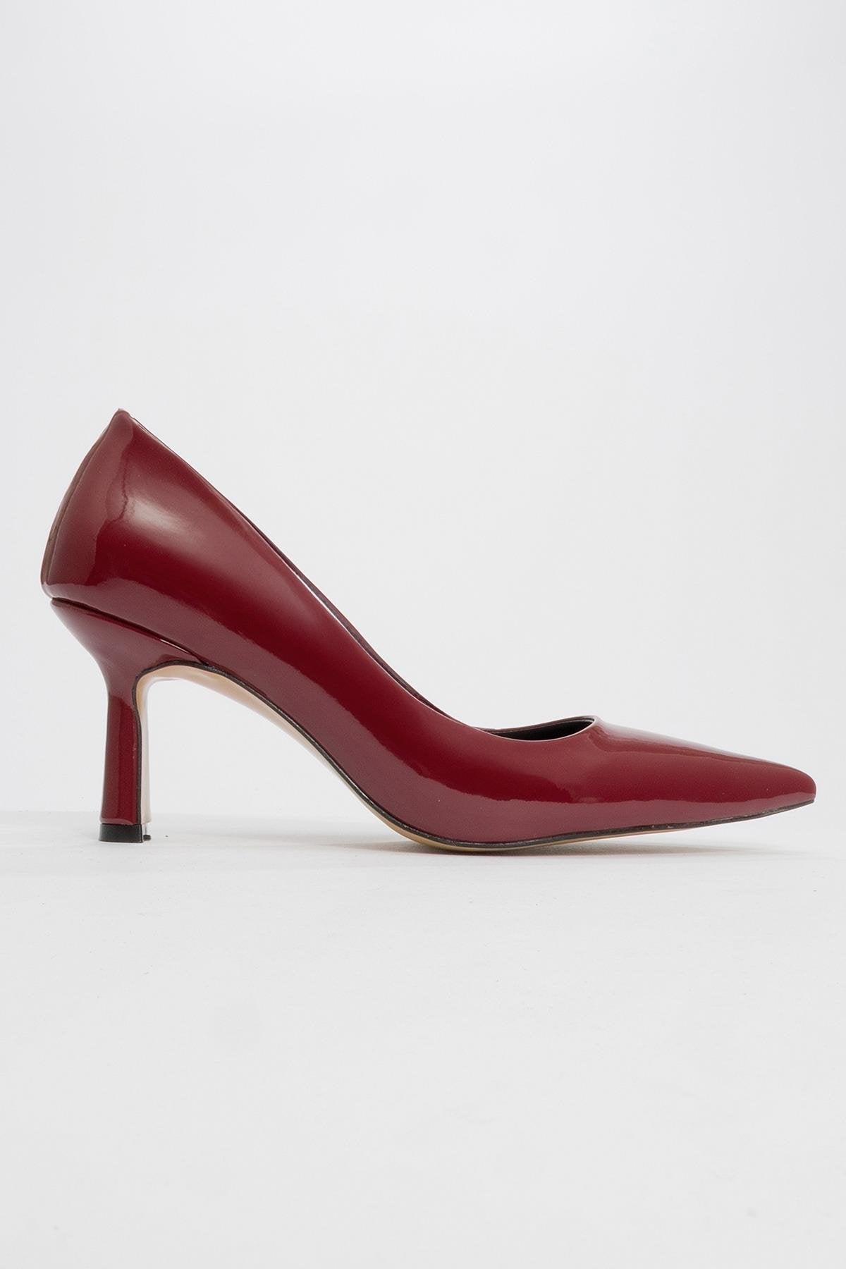 Calse - Burgundy Patent Heeled Shoe – heel view showing leather, Vowalisse