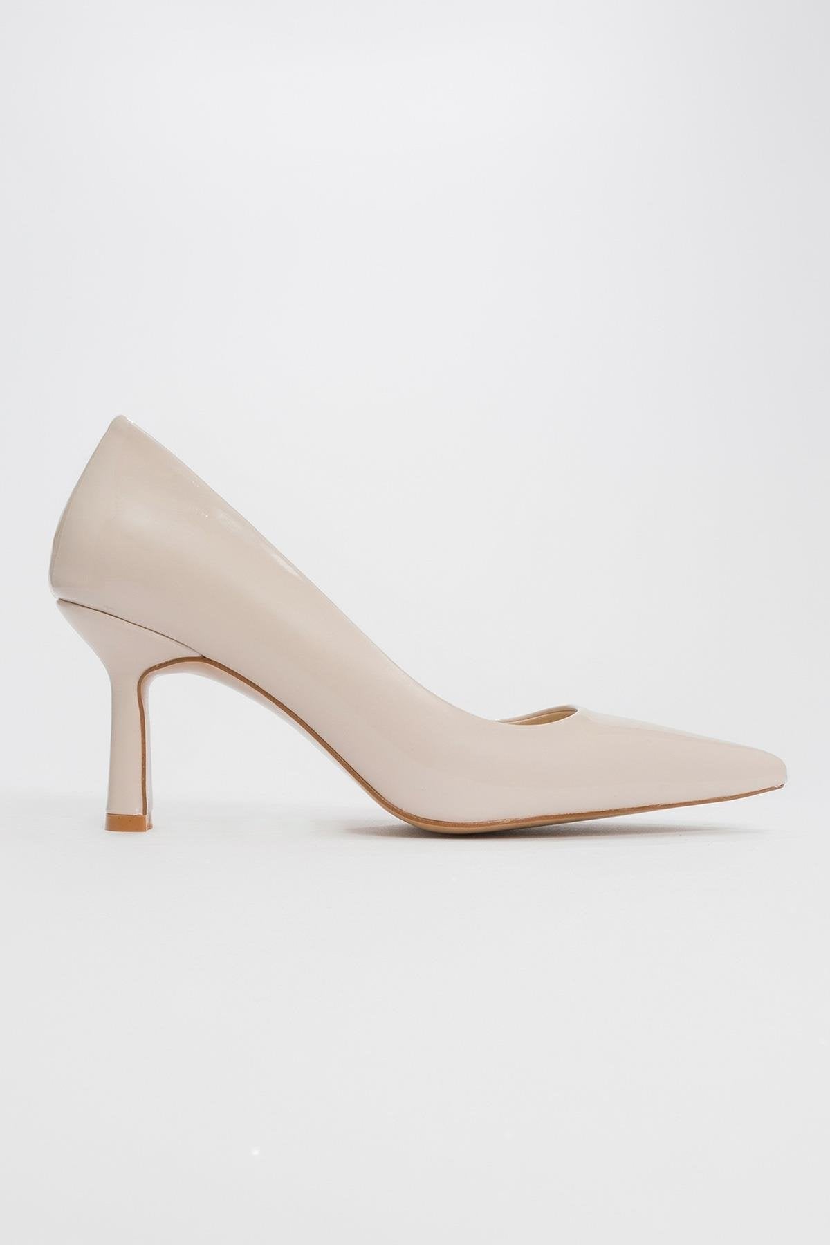 Calse - Beige Heeled Shoe – heel view showing leather, Vowalisse