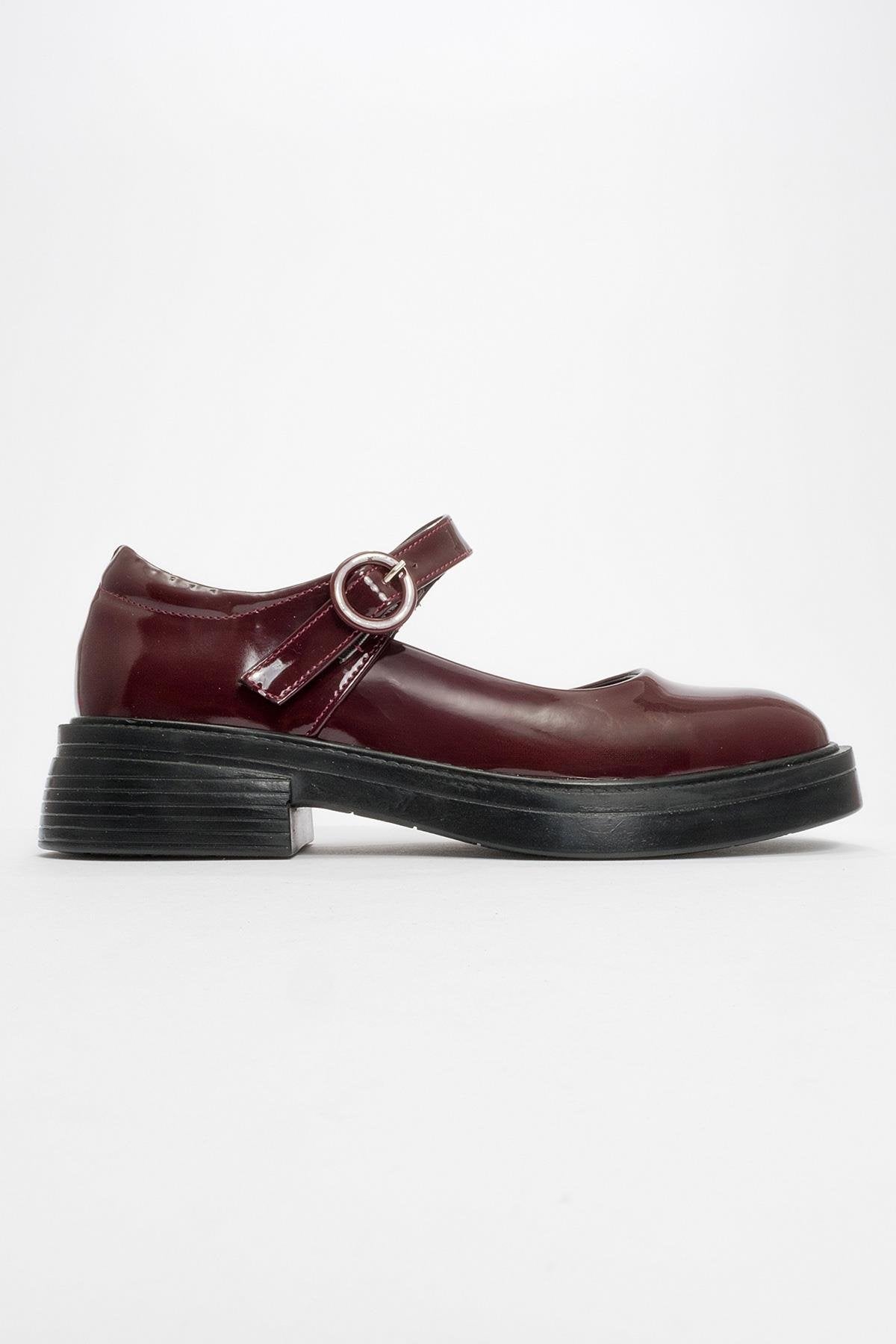 Petric - Burgundy Loafer – heel view showing leather, Vowalisse
