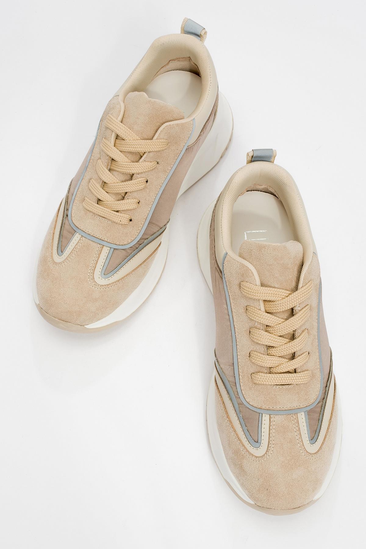Doch - Beige Parachute Sneaker – side view showing leather, Vowalisse
