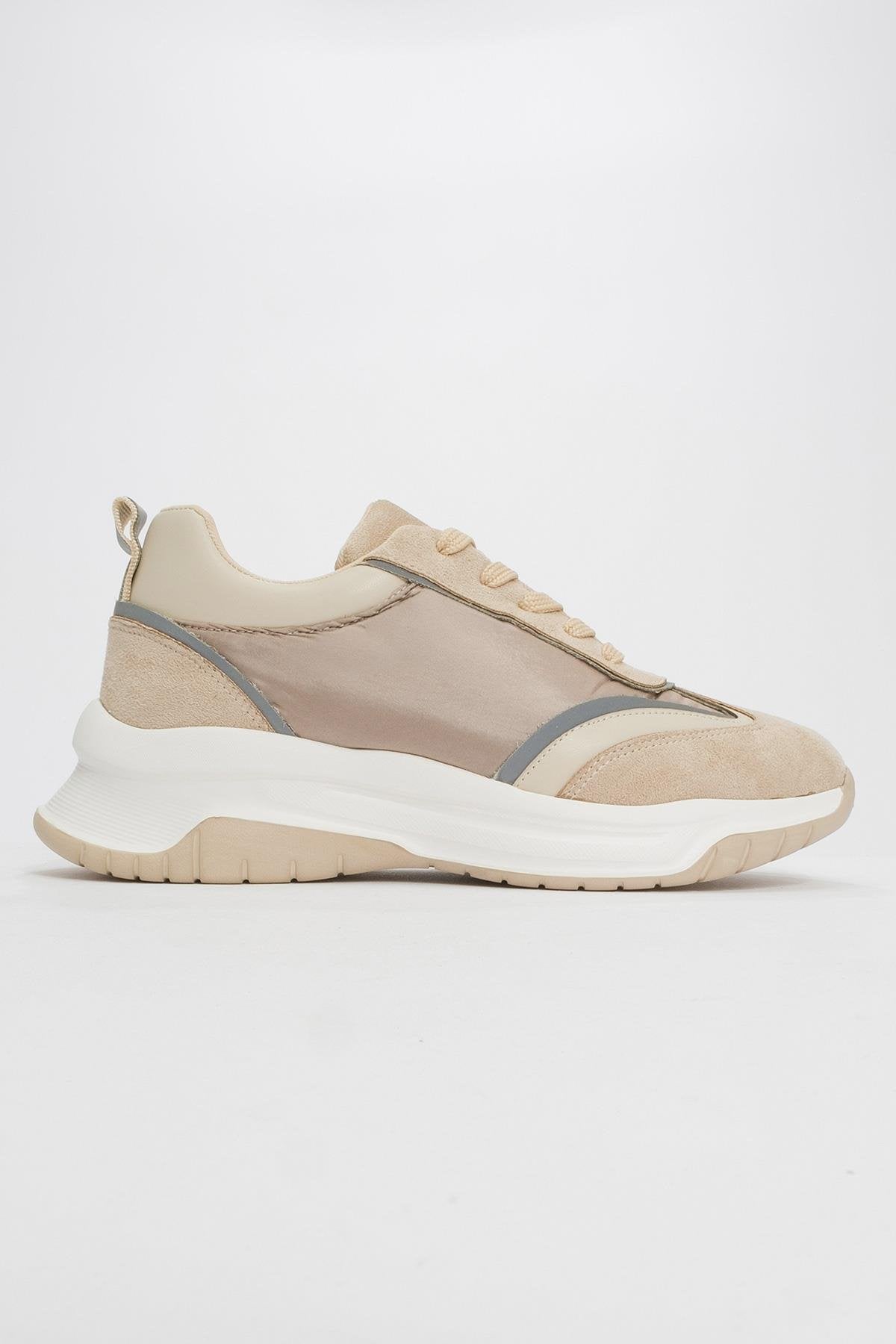 Doch - Beige Parachute Sneaker – heel view showing leather, Vowalisse