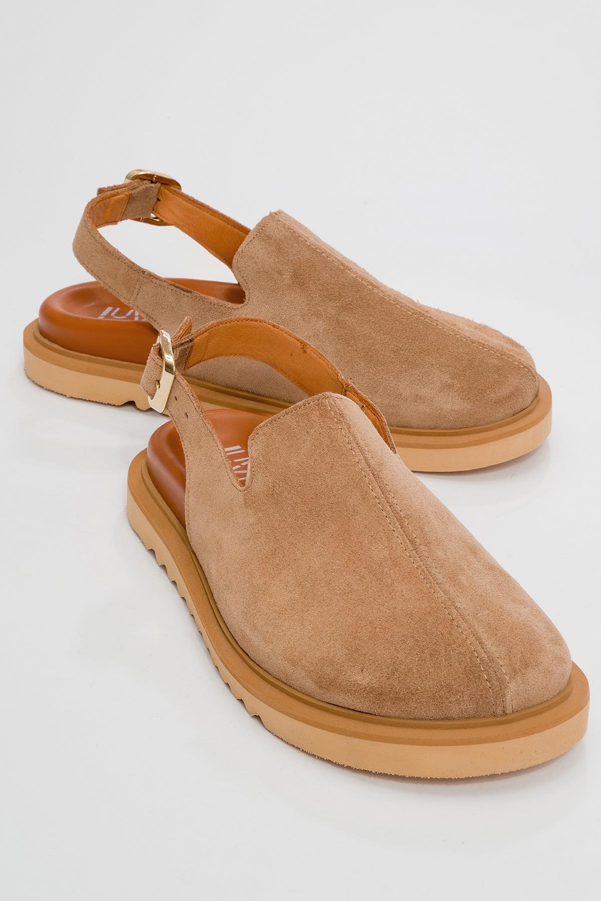 Laby - Cognac Brown Suede Leather Clogs – front three-quarter view showing leather, suede, red, Vowalisse