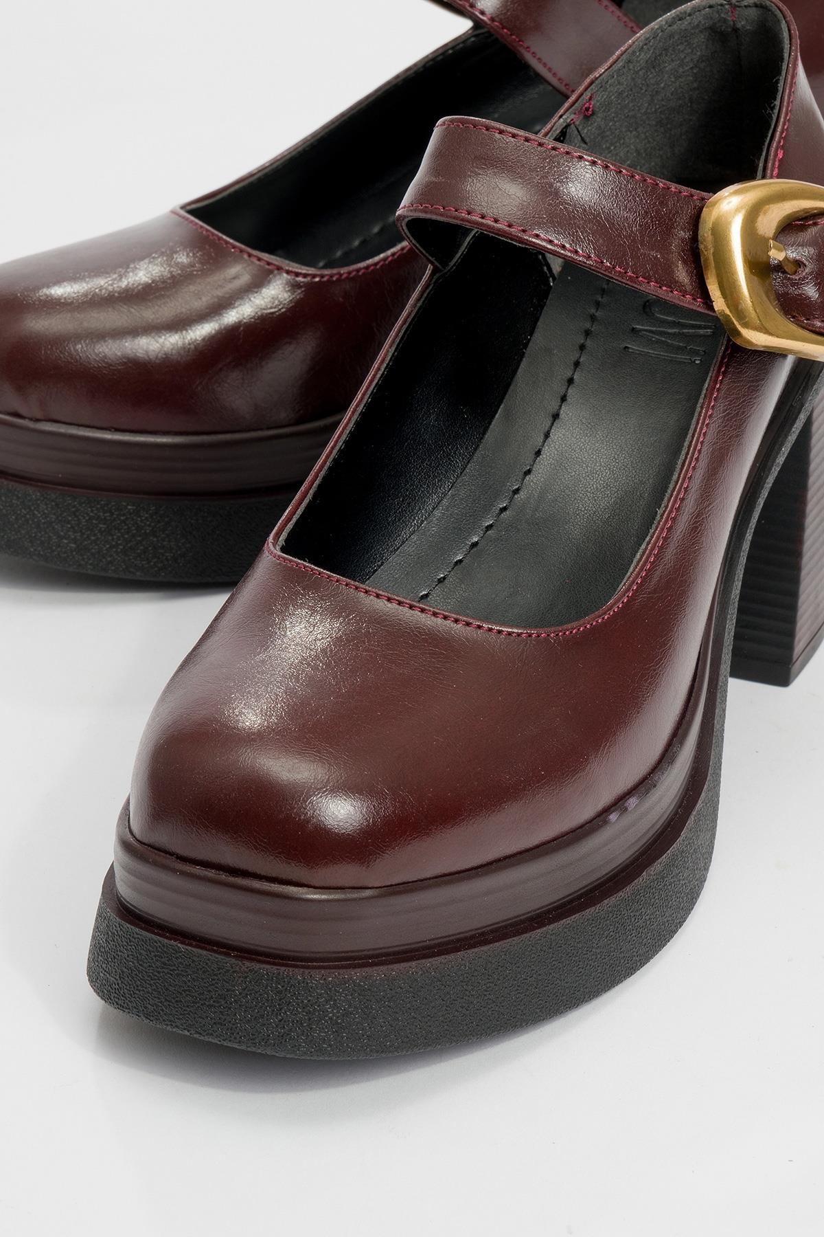 Ashes - Burgundy Gold-Buckle Platform Heel Shoe – detail view showing leather, gold, Vowalisse
