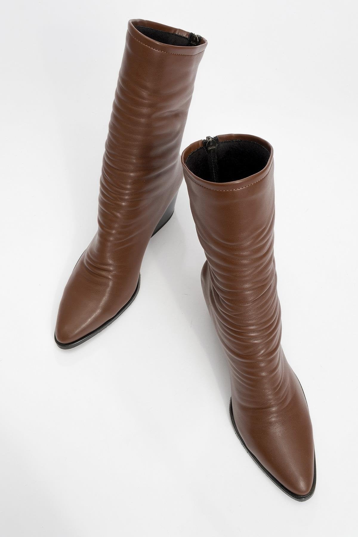 Laval - Cognac Back-Zip Chunky Heel Boot – side view showing leather, Vowalisse