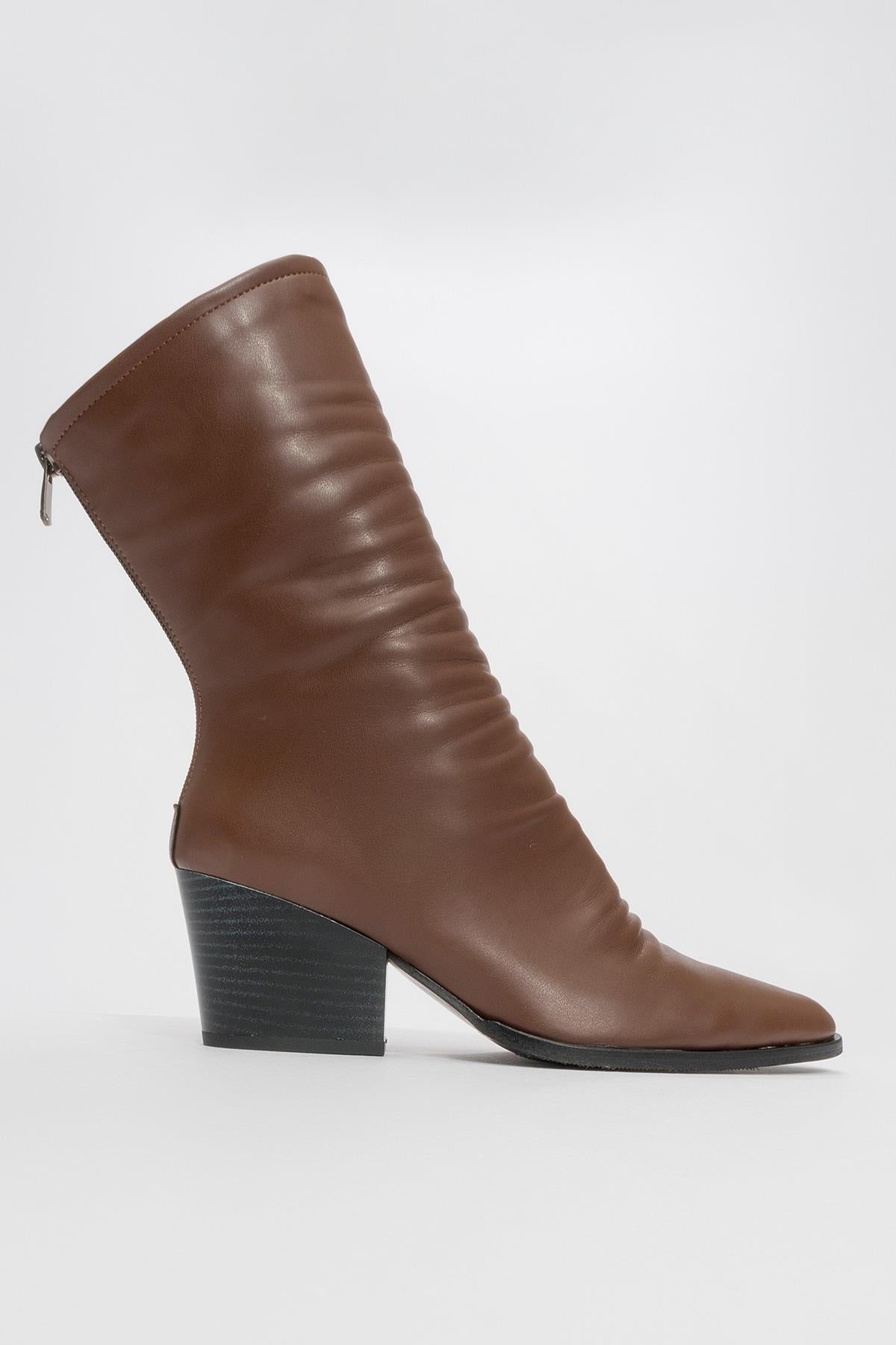 Laval - Cognac Back-Zip Chunky Heel Boot – heel view showing leather, Vowalisse