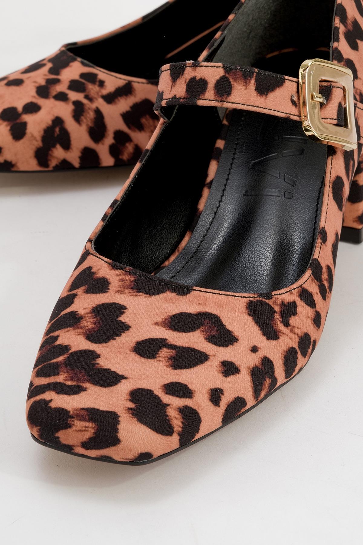 Dolva - Black/Yellow Block Heel Shoe – detail view showing leather, black, Vowalisse
