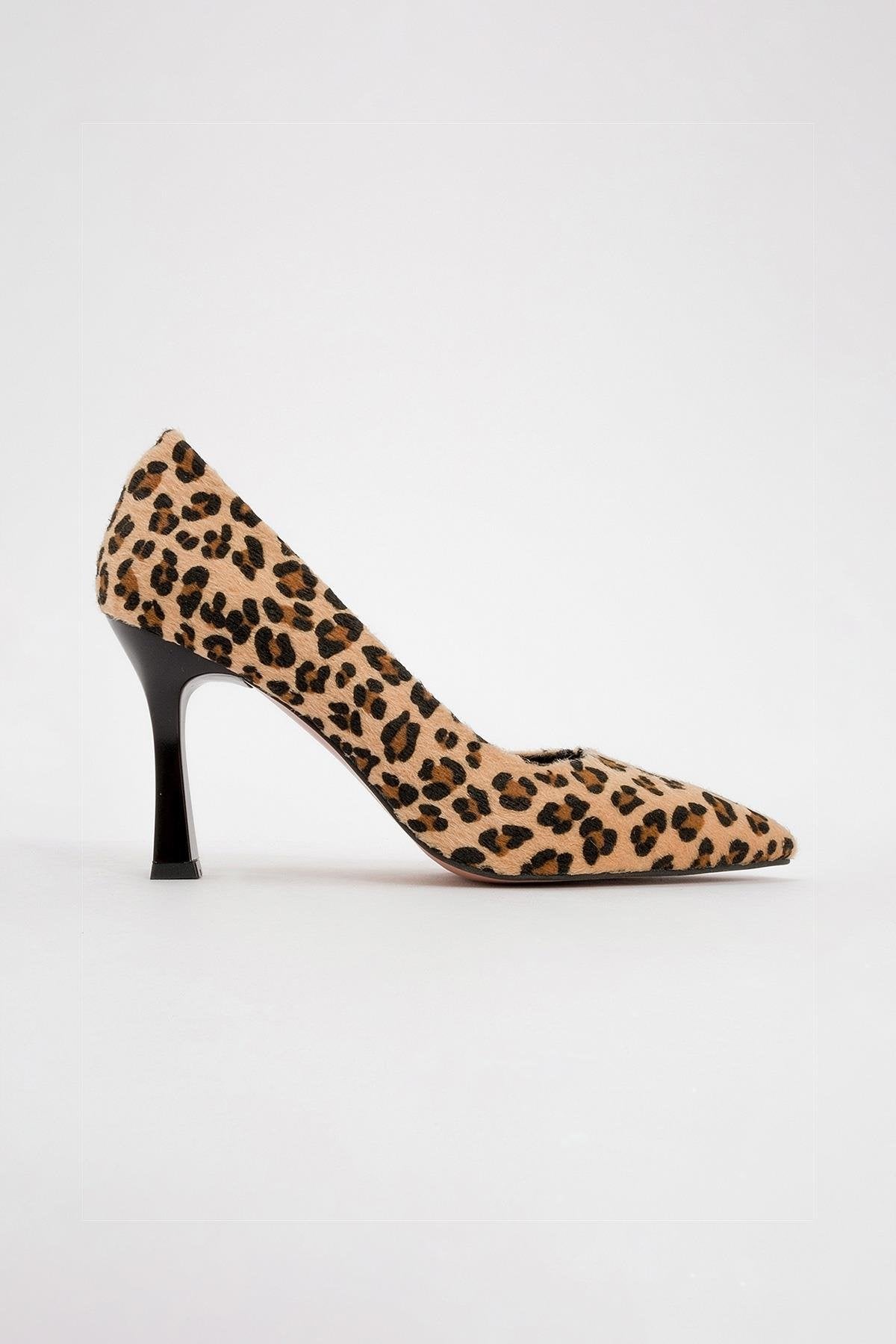 Forest Leopard Pointed Toe Pump – heel view showing leather, Vowalisse