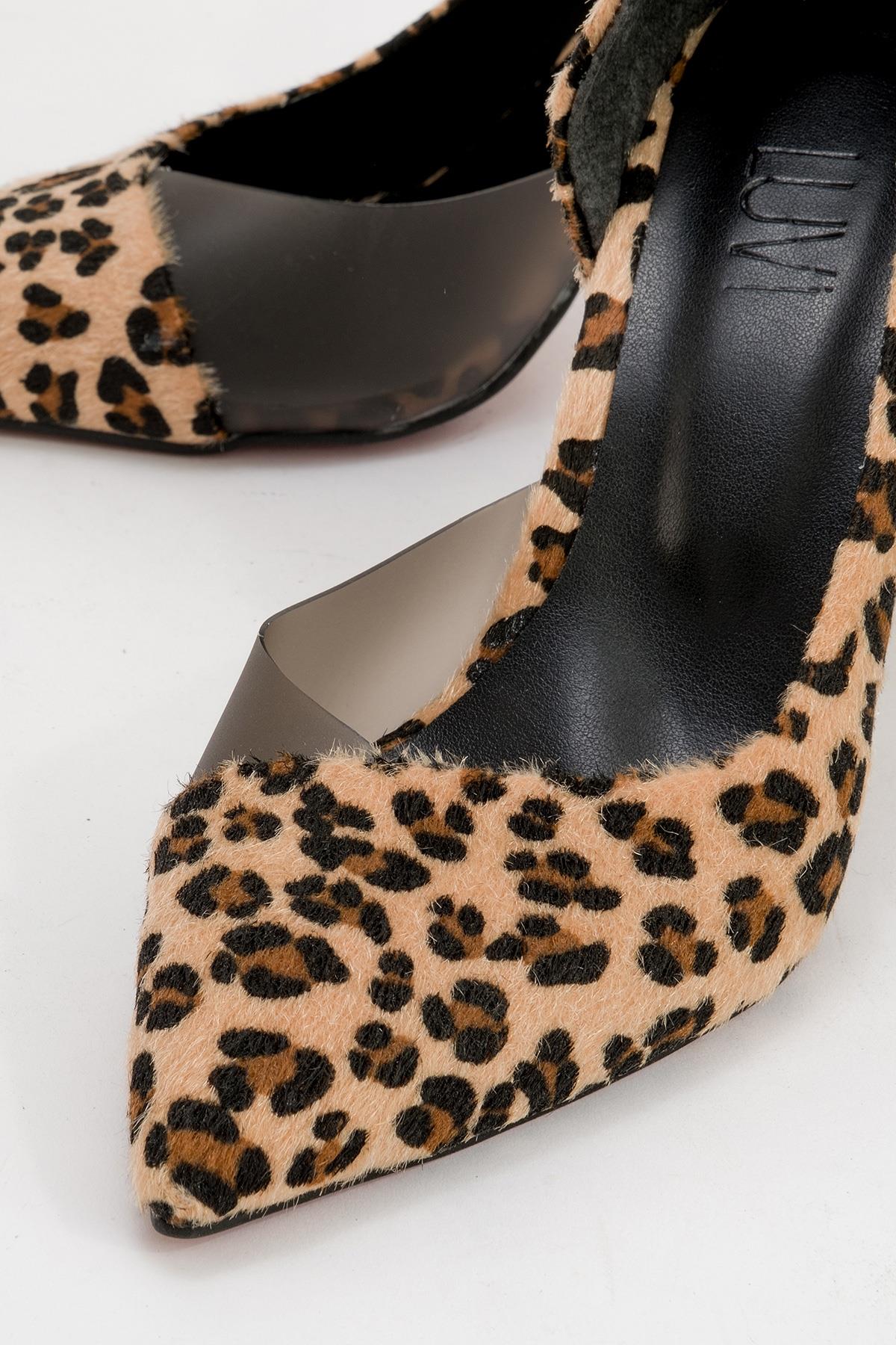 Ursula - Black And Yellow Patterned Heeled Shoe – detail view showing leather, black, Vowalisse