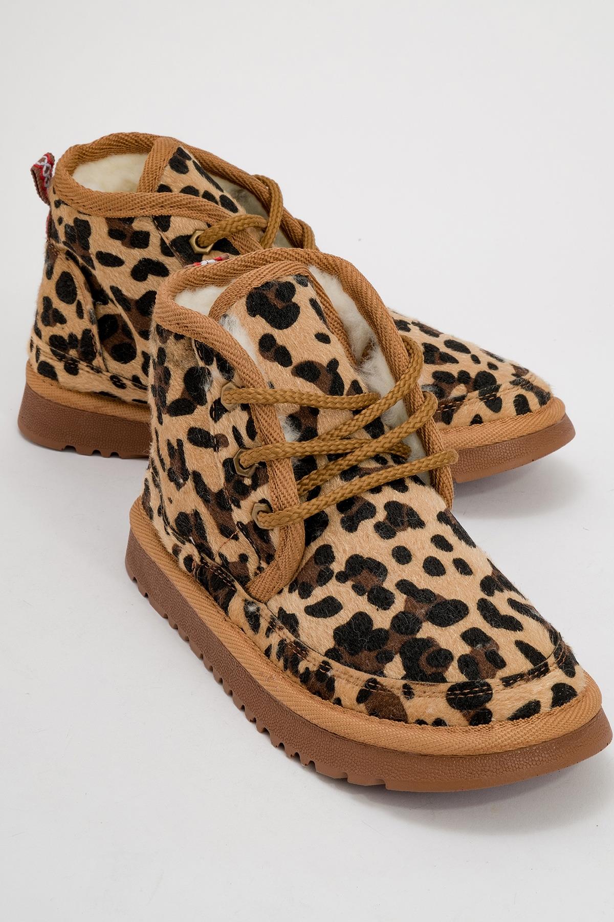 Mingo - Black And Yellow Patterned Lace-Up Sport Boot – front three-quarter view showing lace, leather, black, Vowalisse
