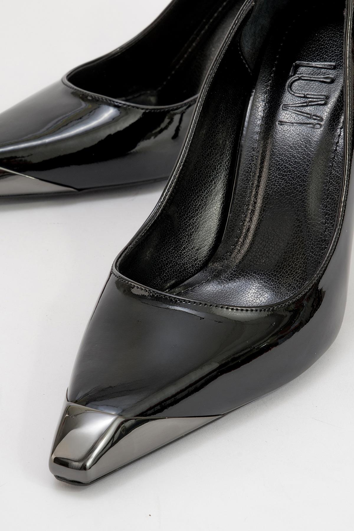 Brelo - Black High Heel Shoe – detail view showing leather, black, Vowalisse