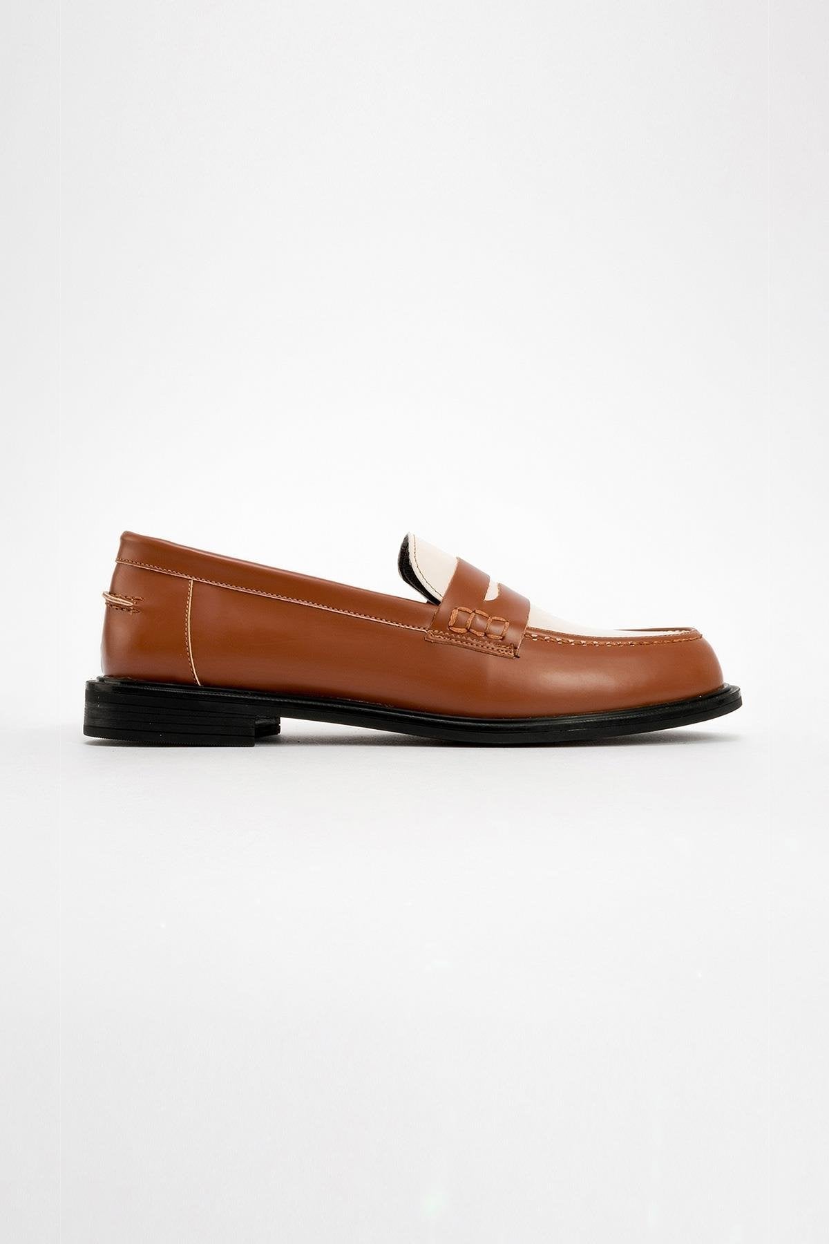 CHOOS Cognac Brown Loafer – heel view showing leather, Vowalisse