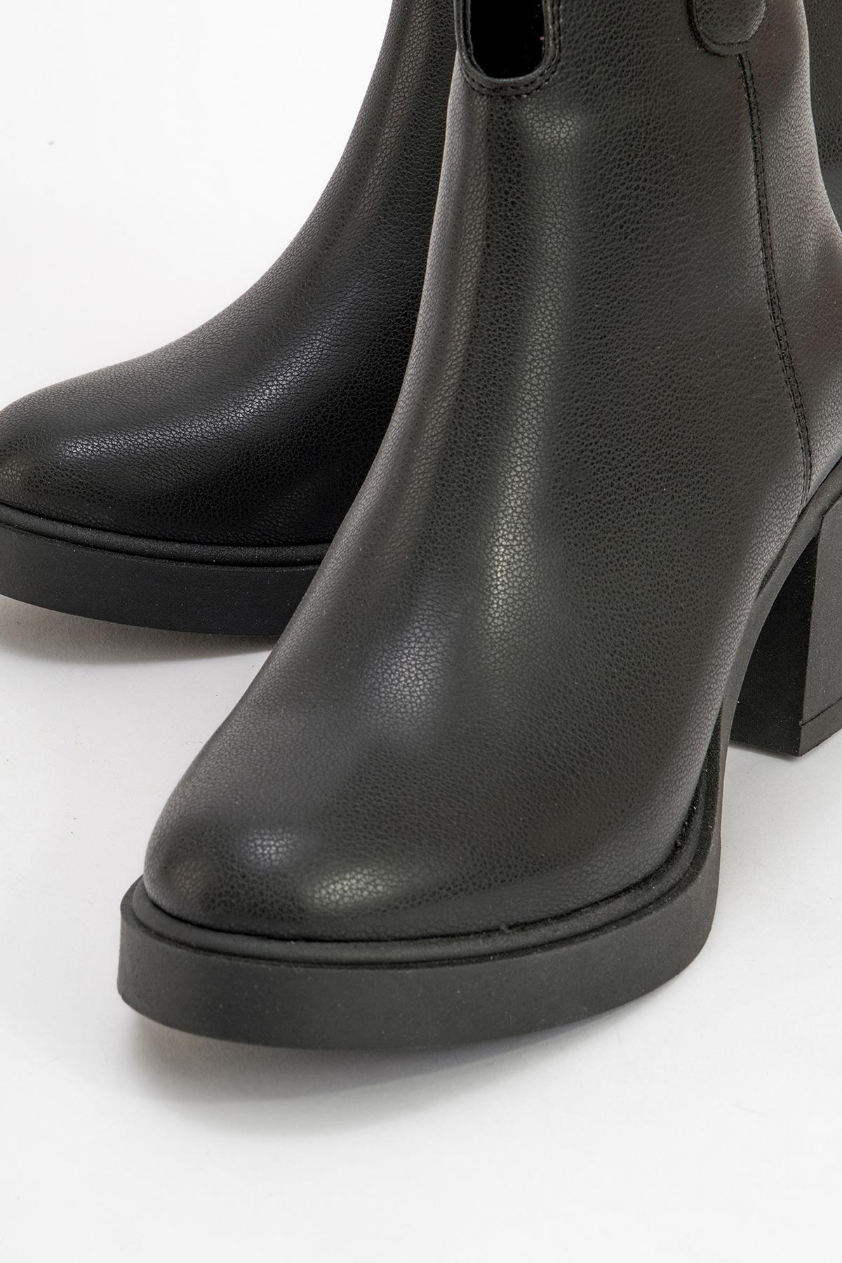 Mier - Black Boot – detail view showing leather, black, Vowalisse