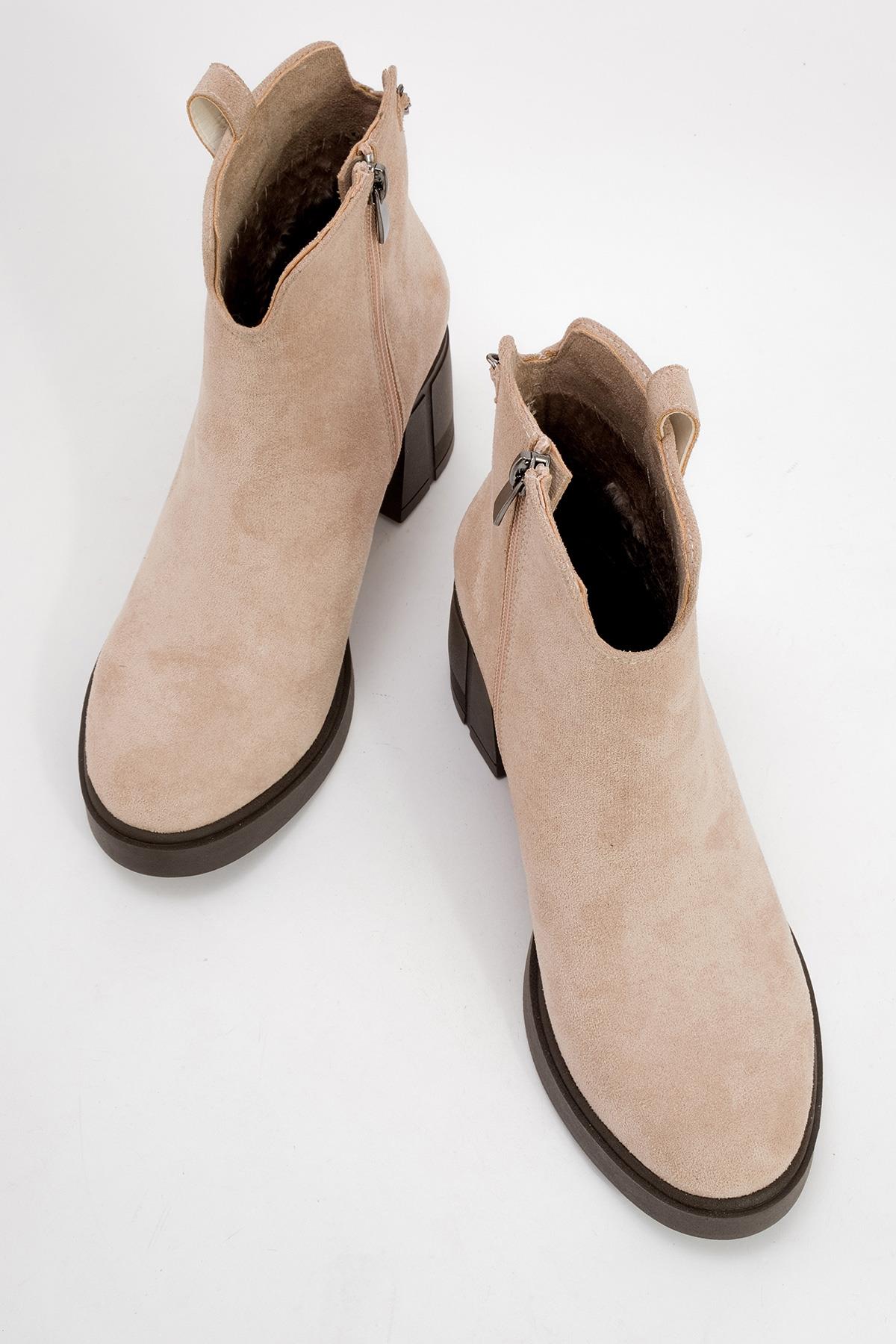 Mier - Beige Suede Boot – detail view showing leather, suede, Vowalisse