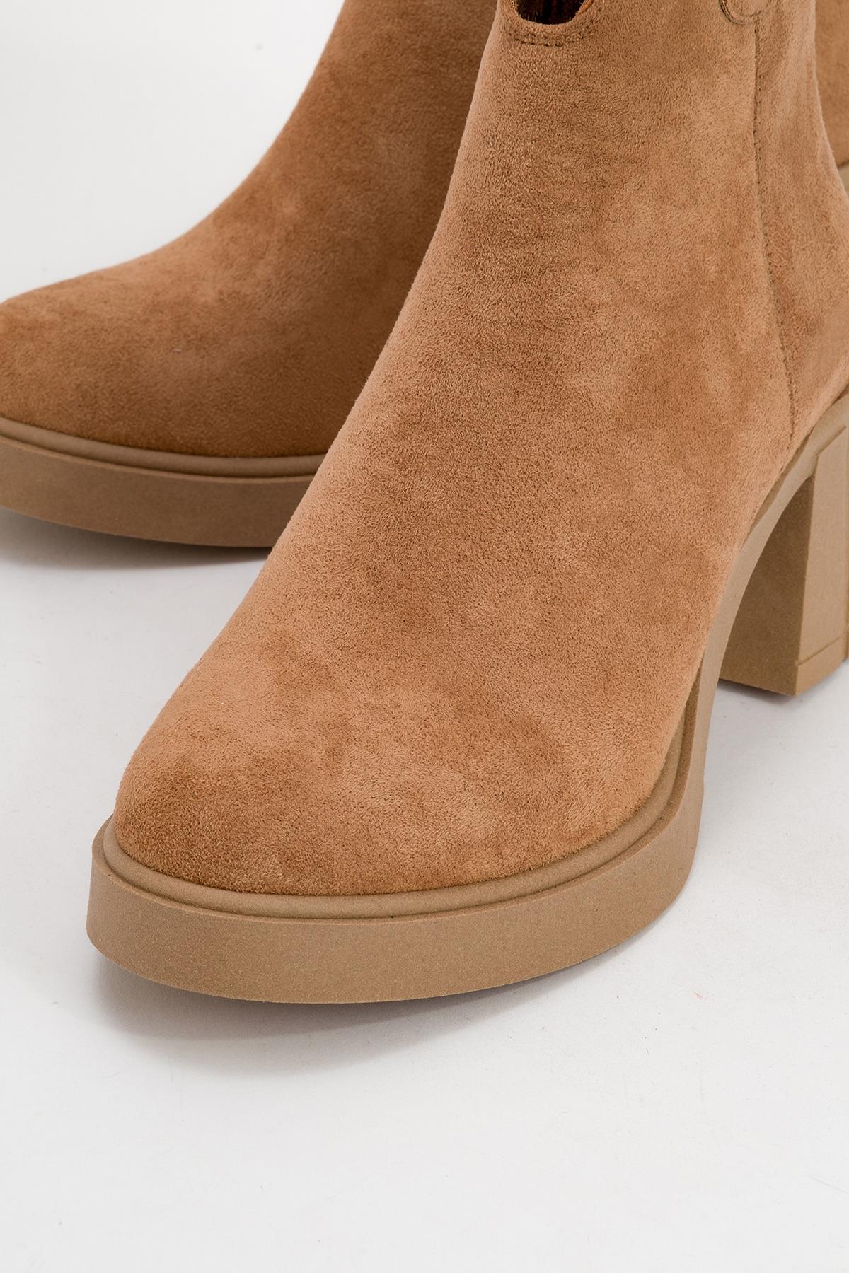 Mier - Cognac Suede Boot – detail view showing leather, suede, Vowalisse