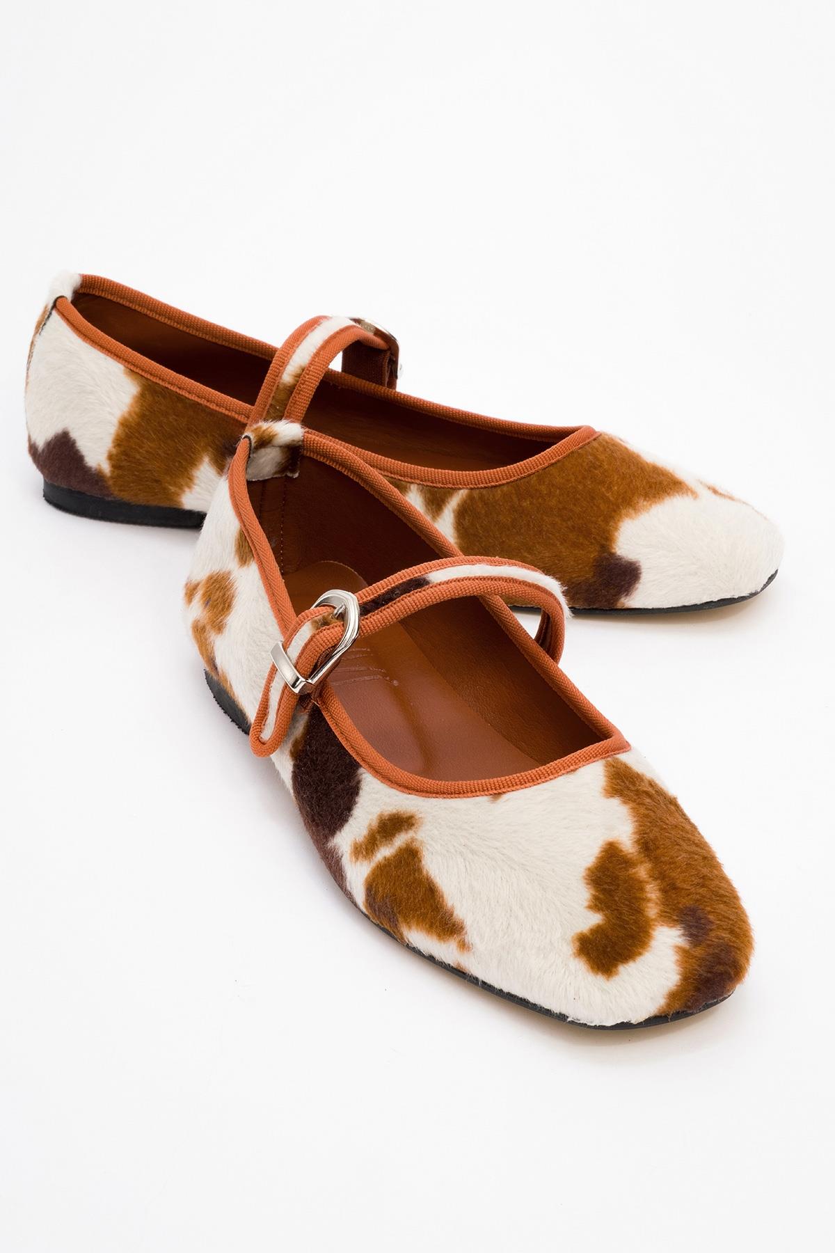 Cruze - Cognac Patterned Ballet Flat – front three-quarter view showing leather, Vowalisse