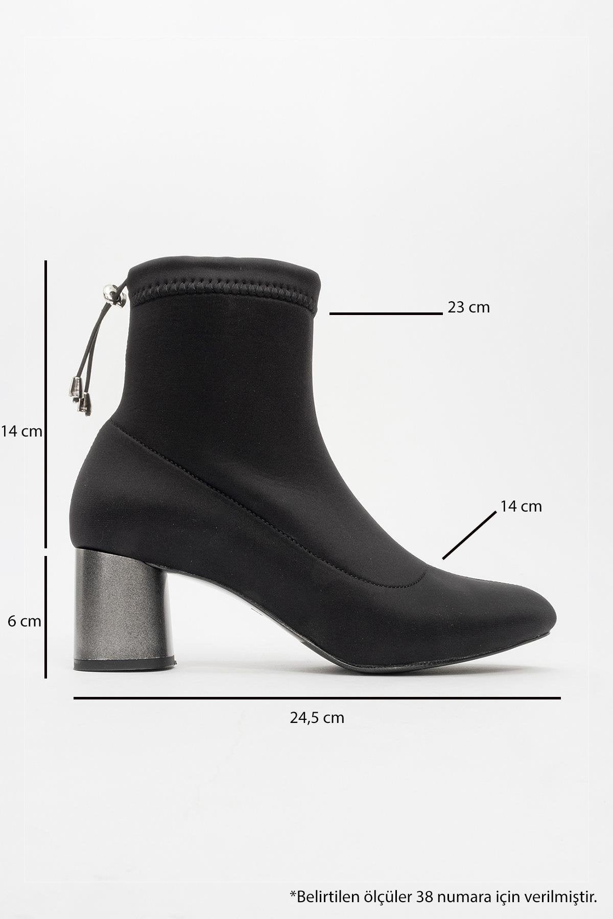 Landes - Black Block Heel Boot – heel view showing black, Vowalisse