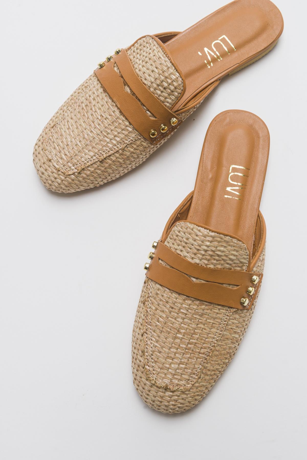 Patrizia - Beige Leather Mule – side view showing leather, Vowalisse