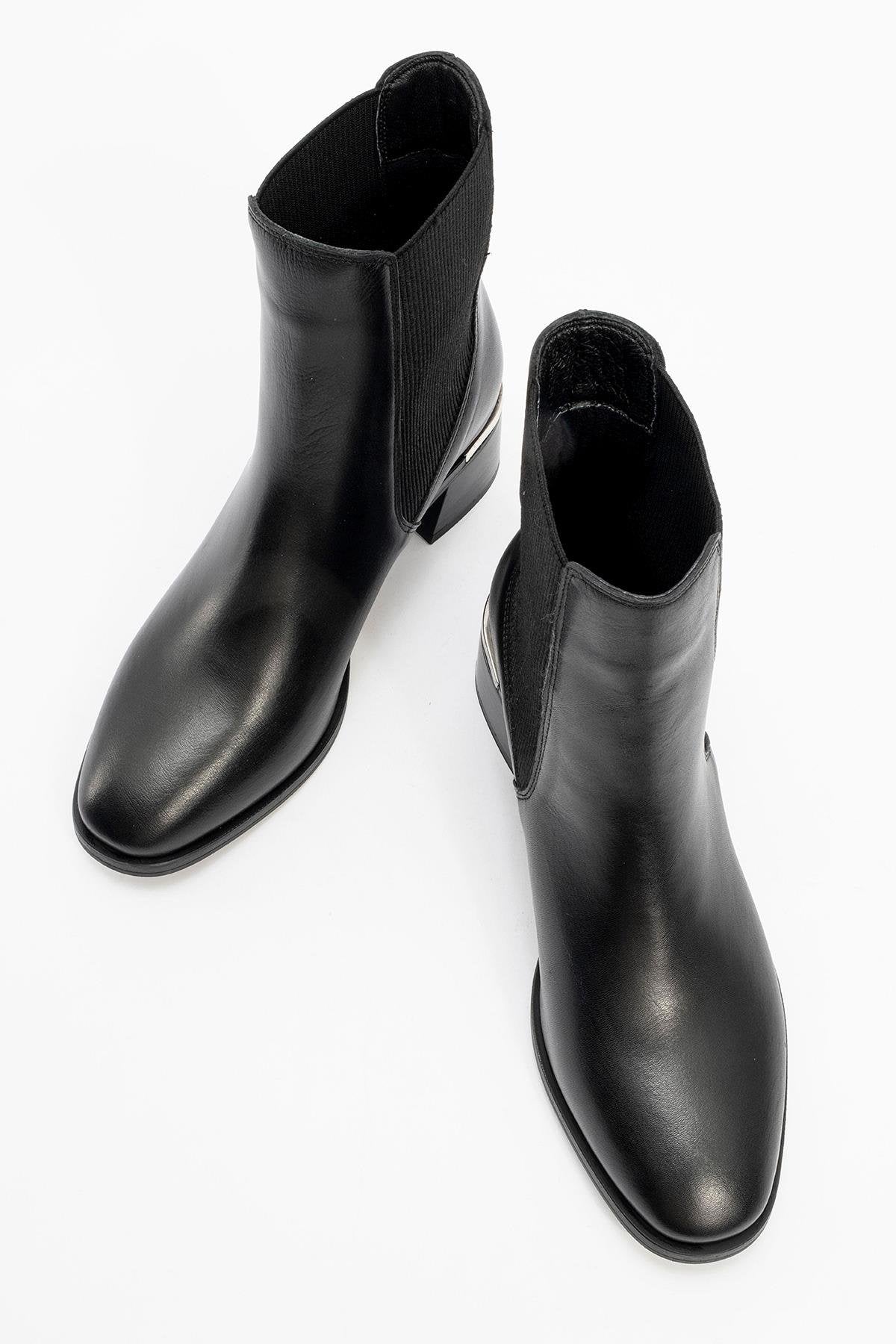 Neiva Black Leather Chelsea Boot – side view showing leather, black, red, Vowalisse