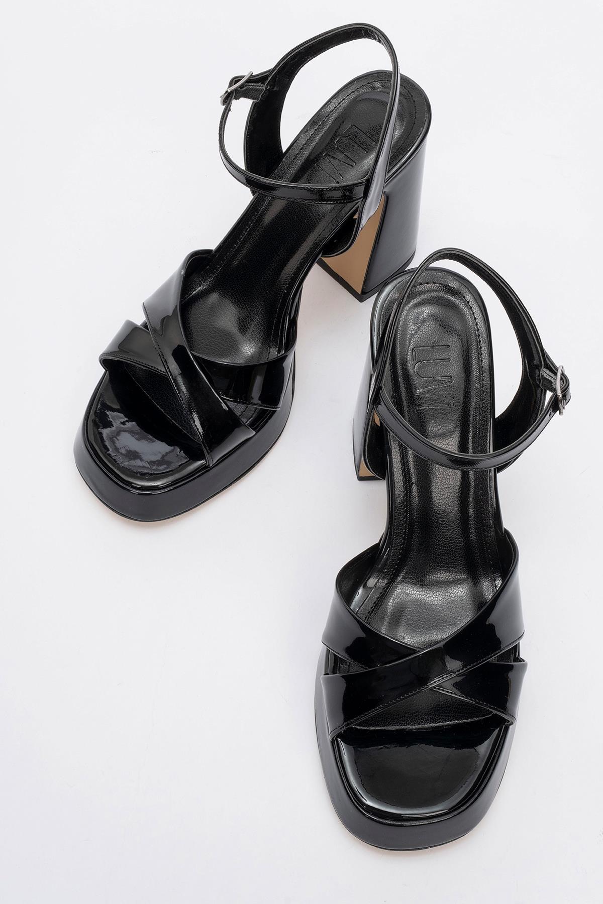 Lello - Black Patent Platform Pump – side view showing leather, black, Vowalisse