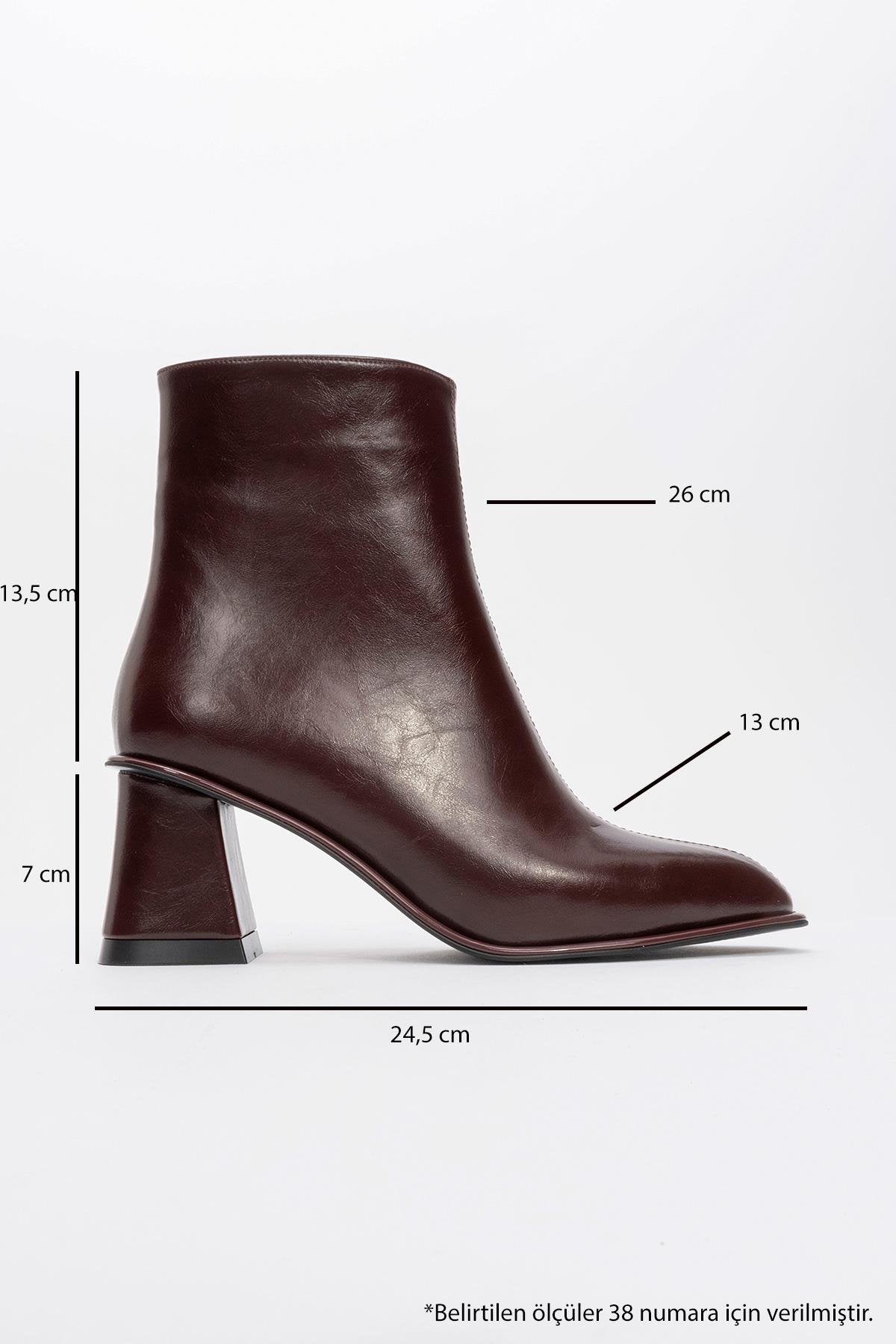 Alba Burgundy Block Heel Boot – heel view showing leather, Vowalisse