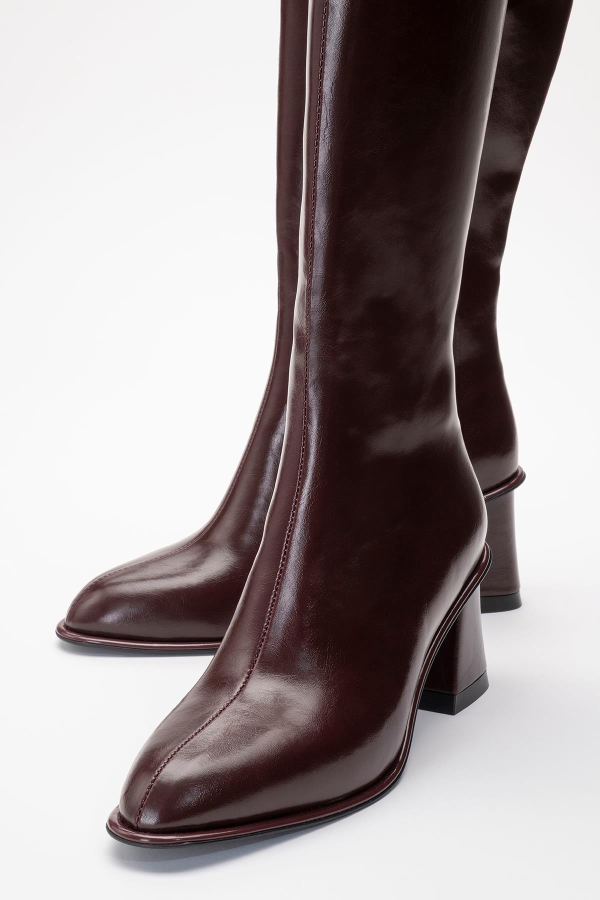 Paradis - Burgundy Block Heel Knee-High Boot – side view showing leather, Vowalisse