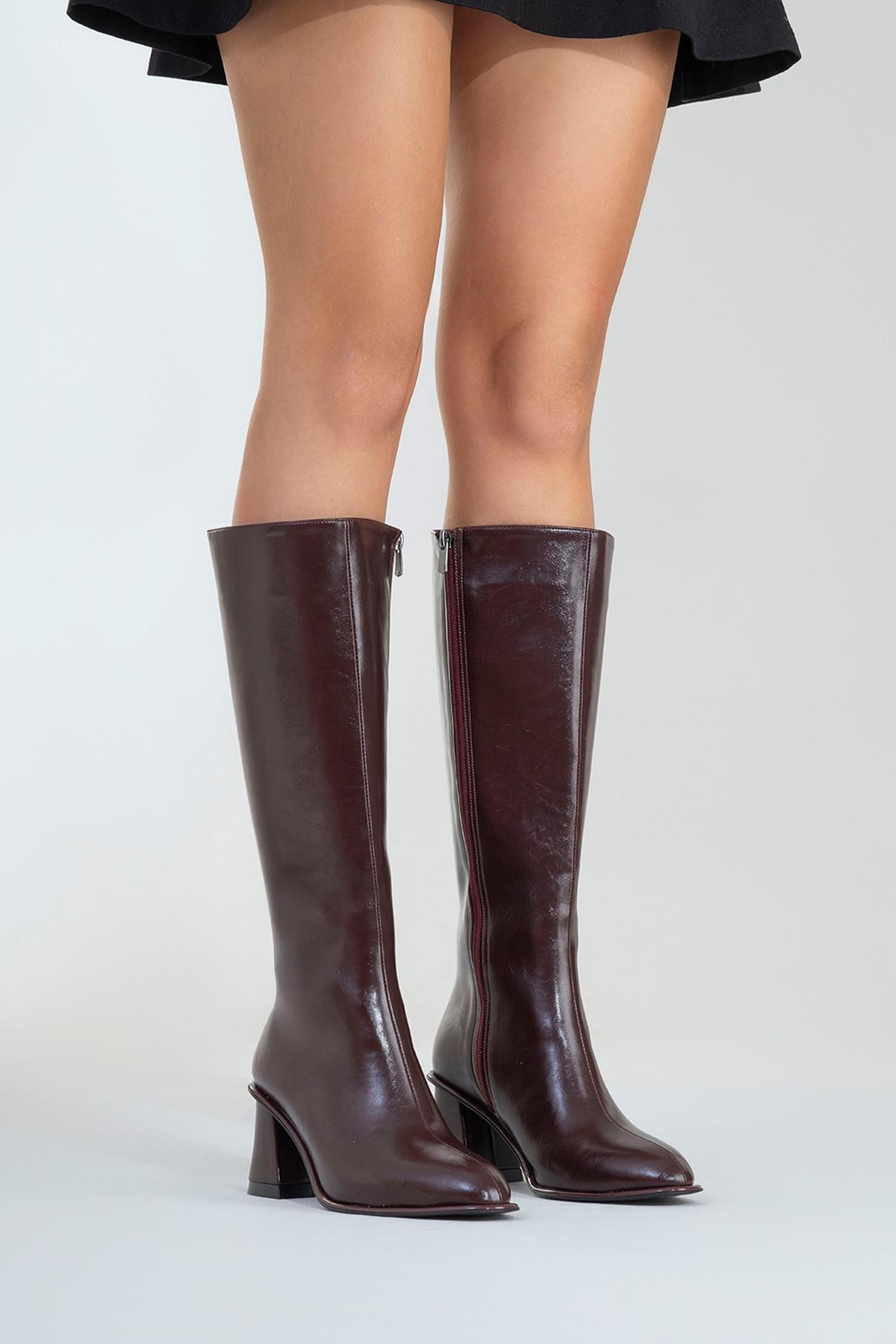 Paradis - Burgundy Block Heel Knee-High Boot – back view showing leather, Vowalisse