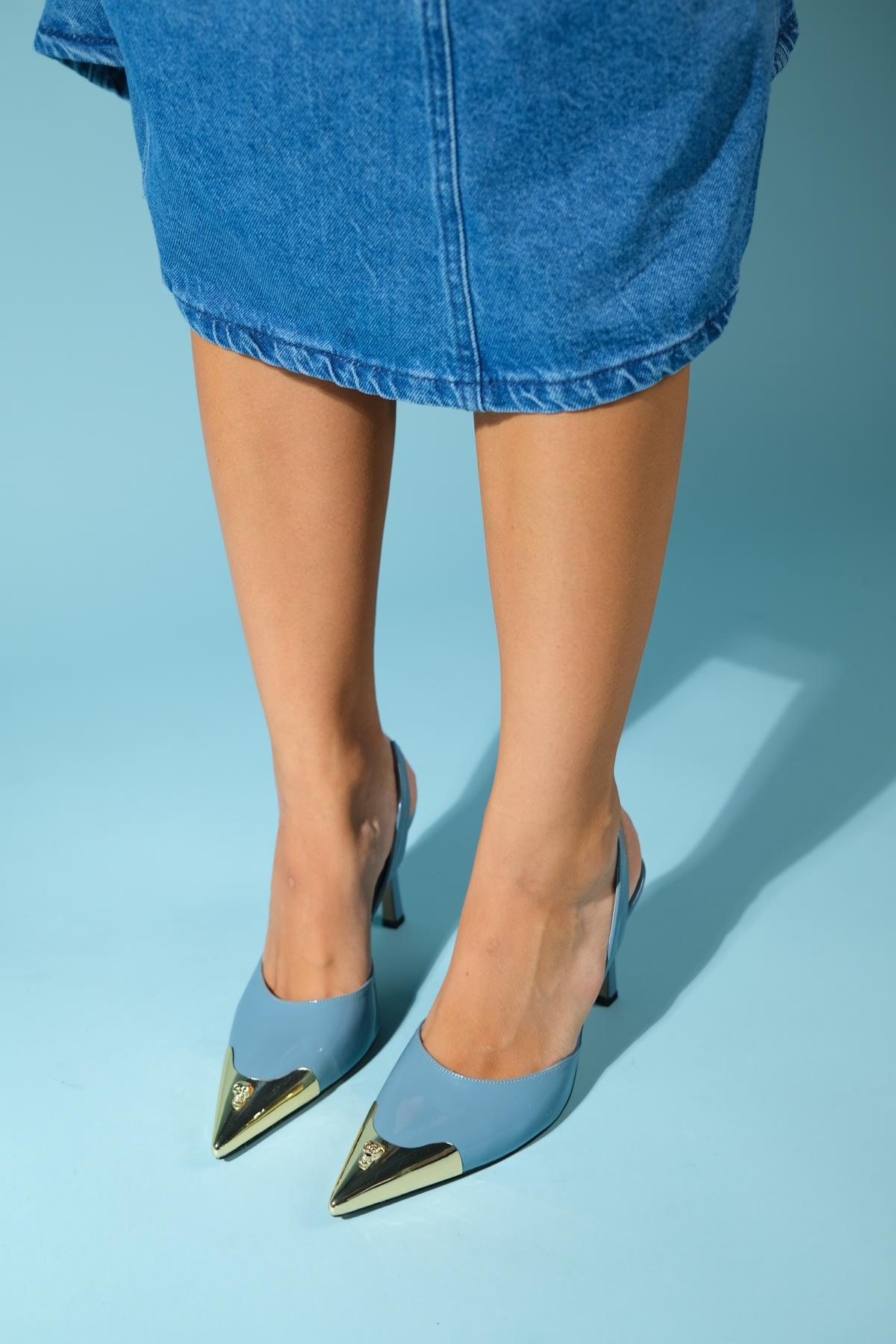 Jubez - Blue Patent Slim Heel Pump – detail view showing leather, blue, Vowalisse