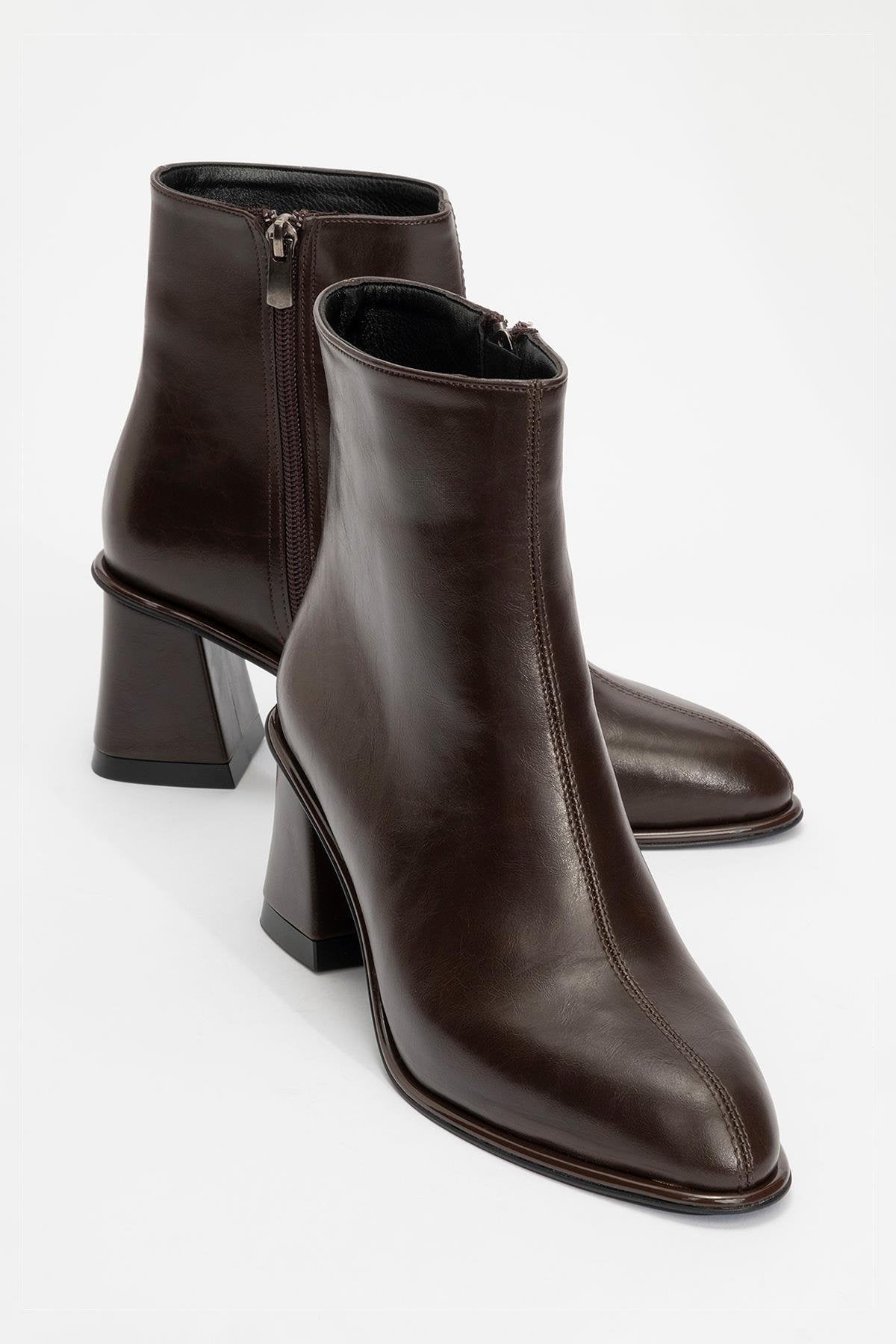 Alba - Brown Block Heel Ankle Boot – front three-quarter view showing leather, Vowalisse