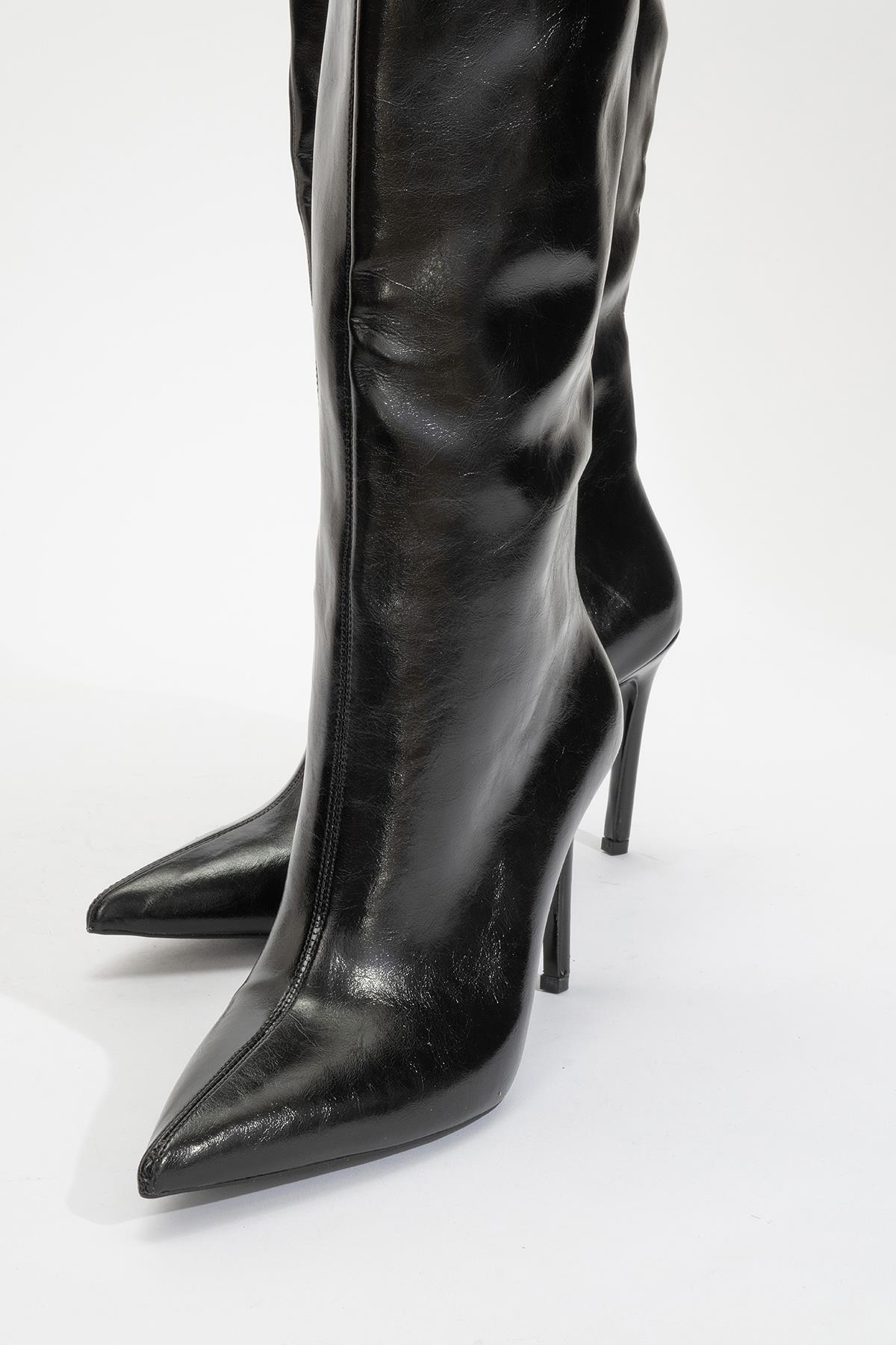Cleja - Black Slim Heel Over-The-Knee Boot – heel view showing leather, black, Vowalisse
