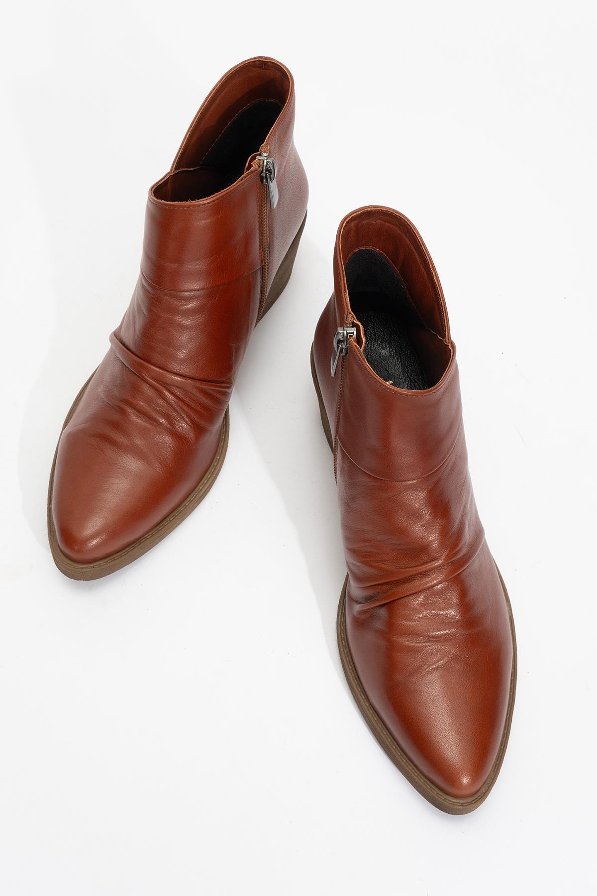 Rule - Dark Cognac Genuine Leather Chunky Heel Boot – side view showing leather, Vowalisse