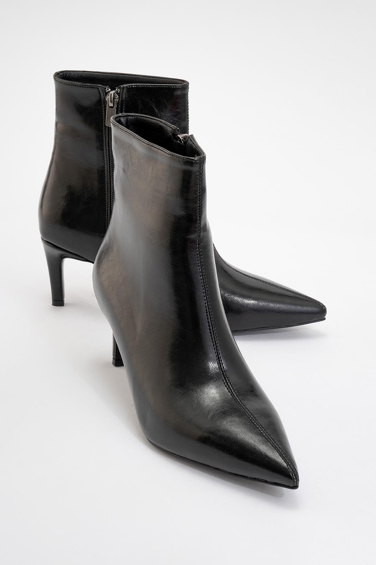 Noya - Black Pointed Toe Slim Heel Boot – front three-quarter view showing leather, black, Vowalisse
