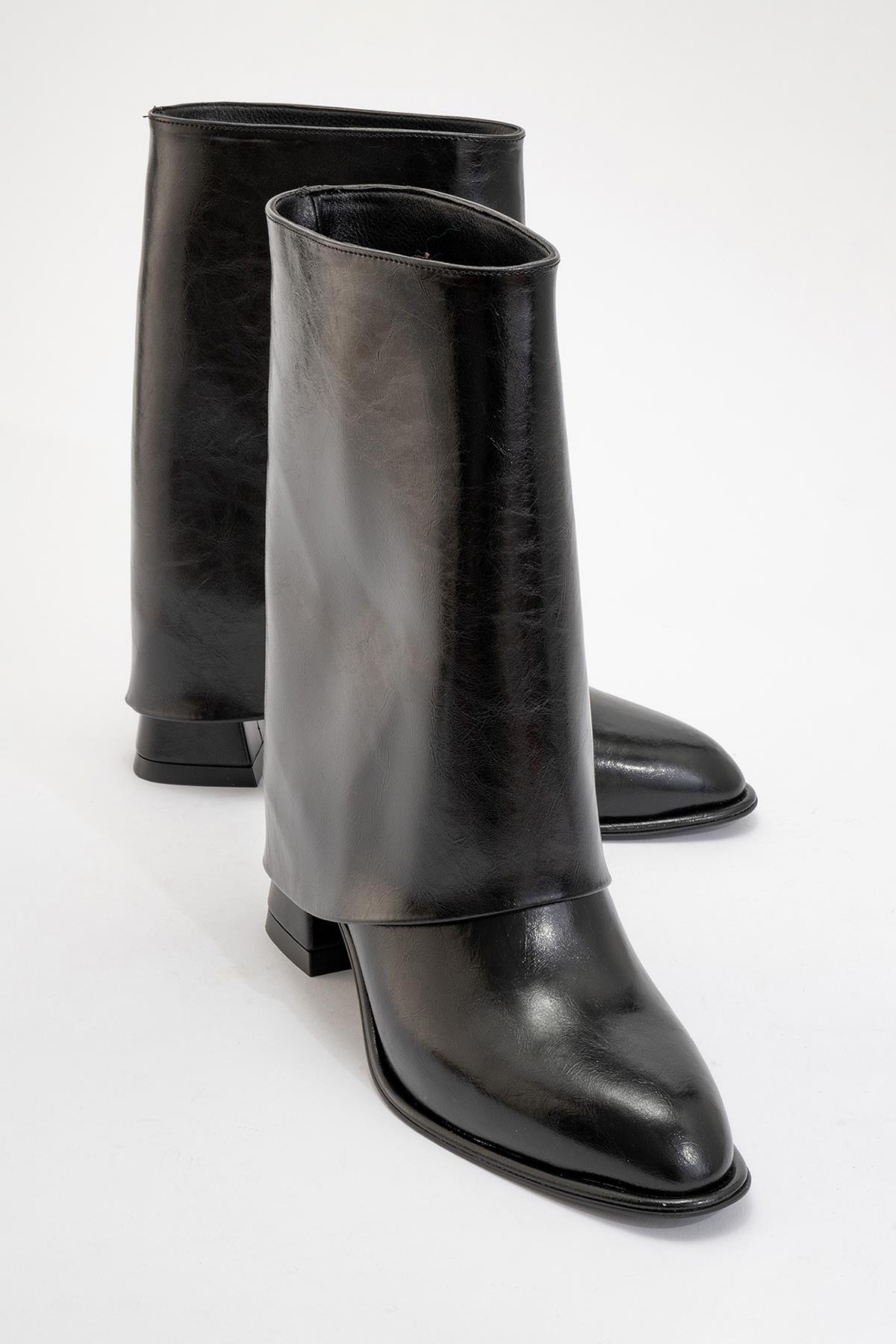 Ellas Black Chunky Heel Boot – front three-quarter view showing leather, black, red, Vowalisse