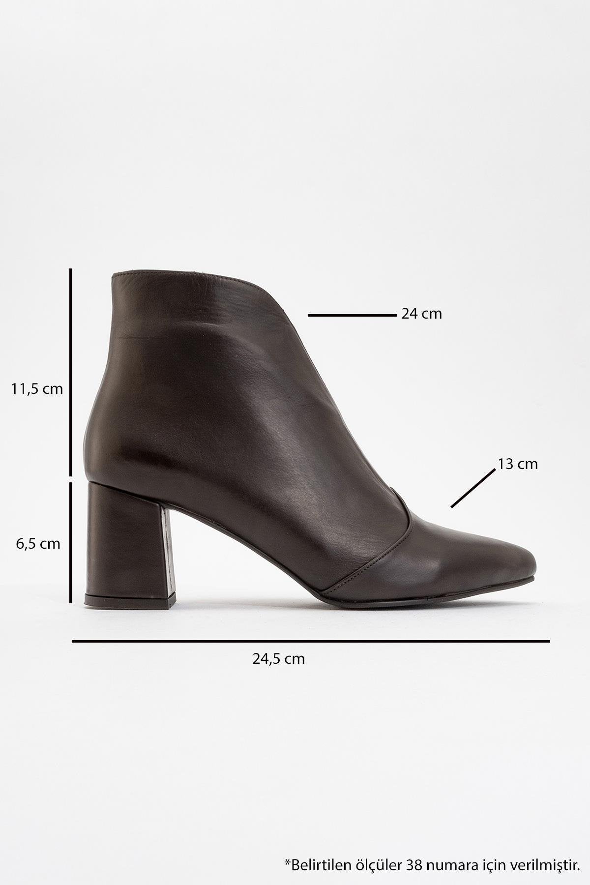 Finda Brown Leather Block‑Heel Boot – heel view showing leather, Vowalisse