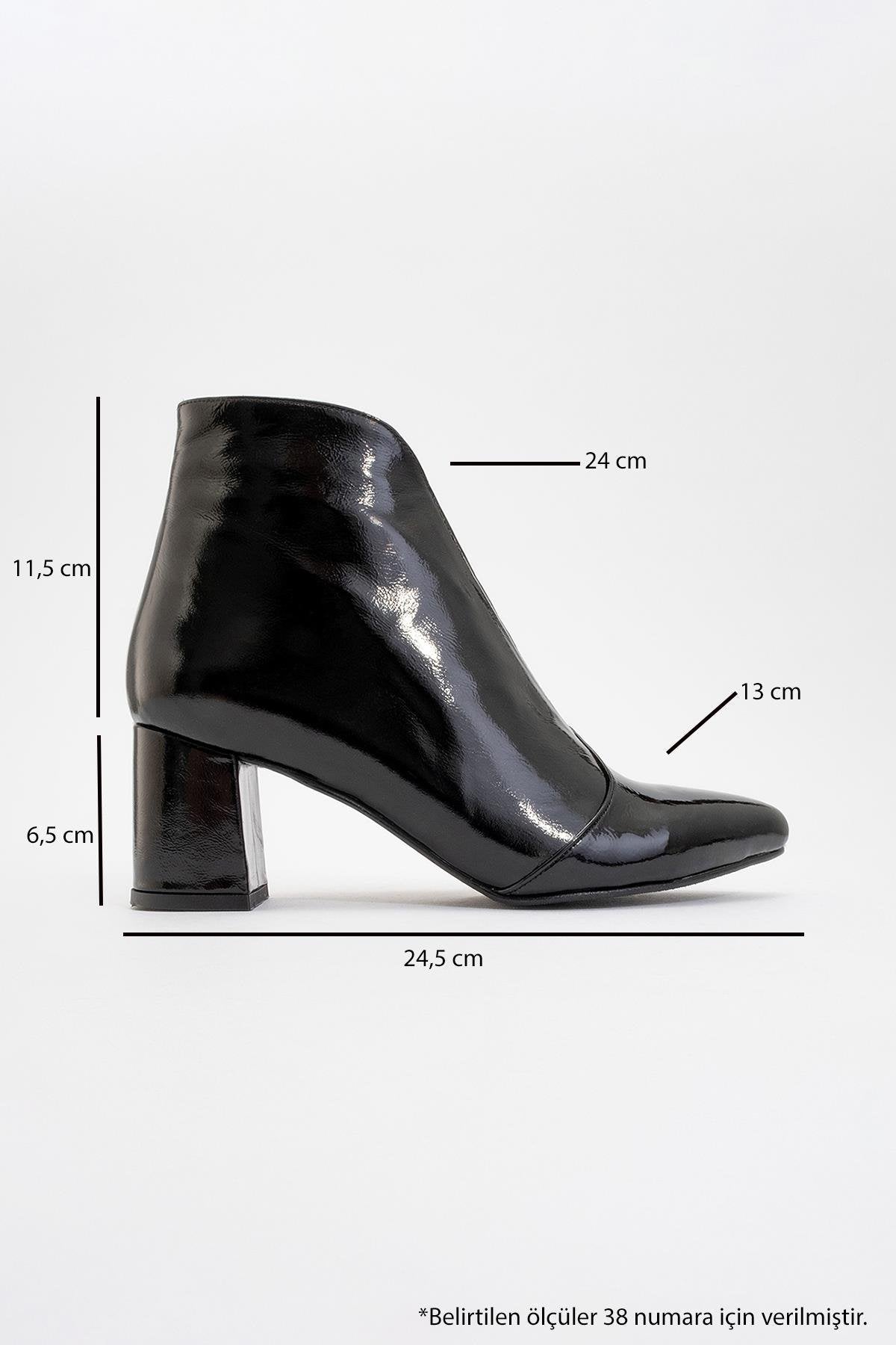 Finda Black Patent Leather Block‑Heel Boot – heel view showing leather, black, Vowalisse