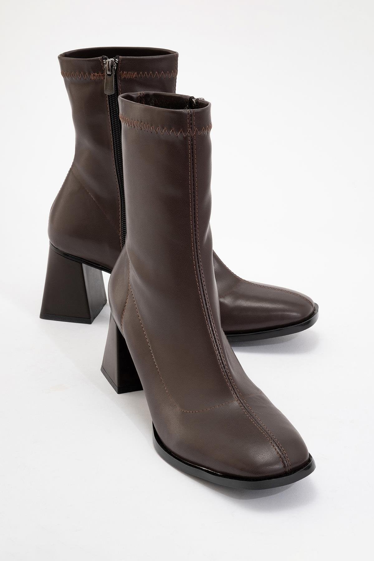 Plesa Dark Brown Chunky Heel Boot – front three-quarter view showing leather, red, Vowalisse